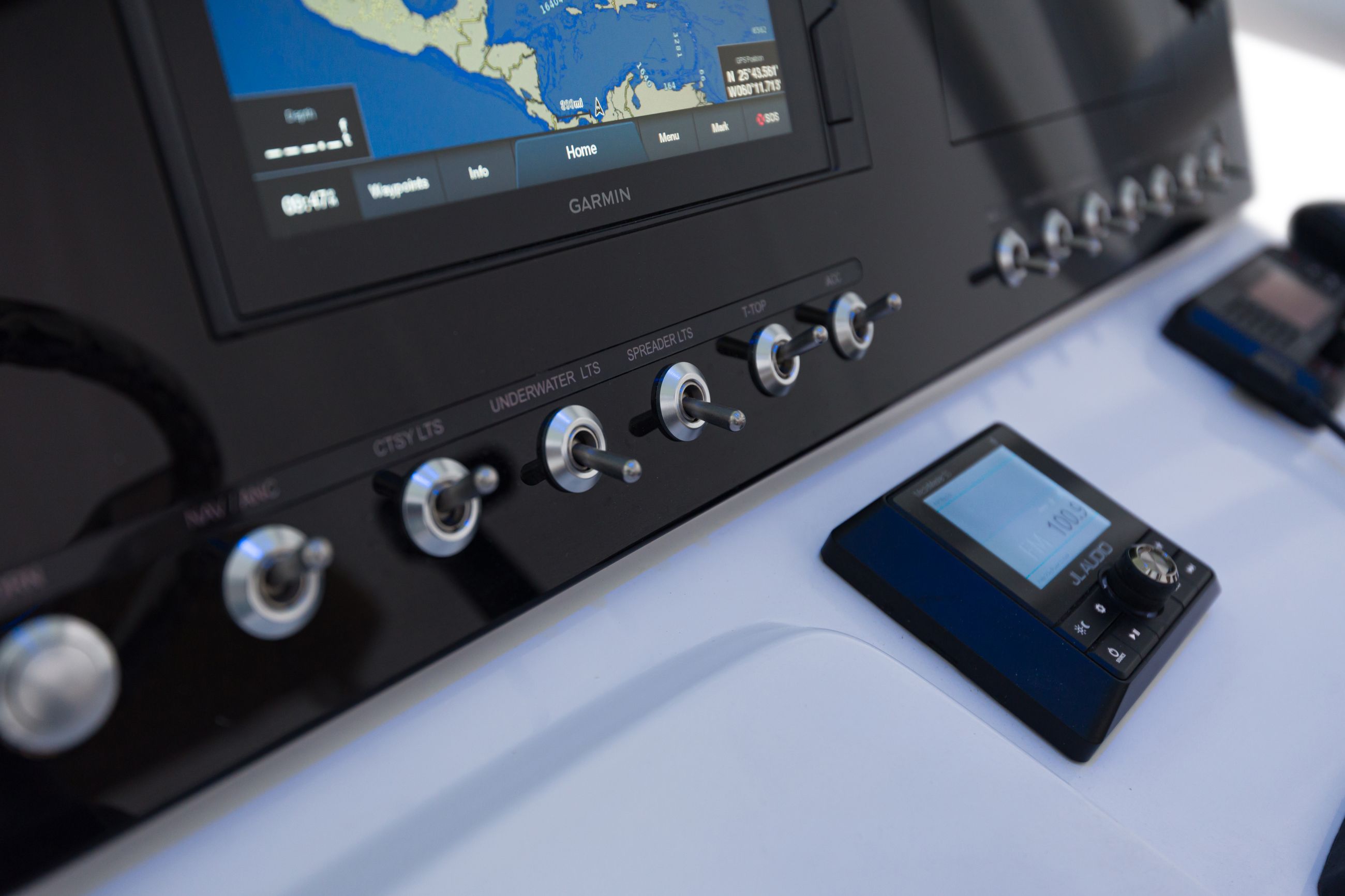 Detail image of 12V Toggle Switches & Horn