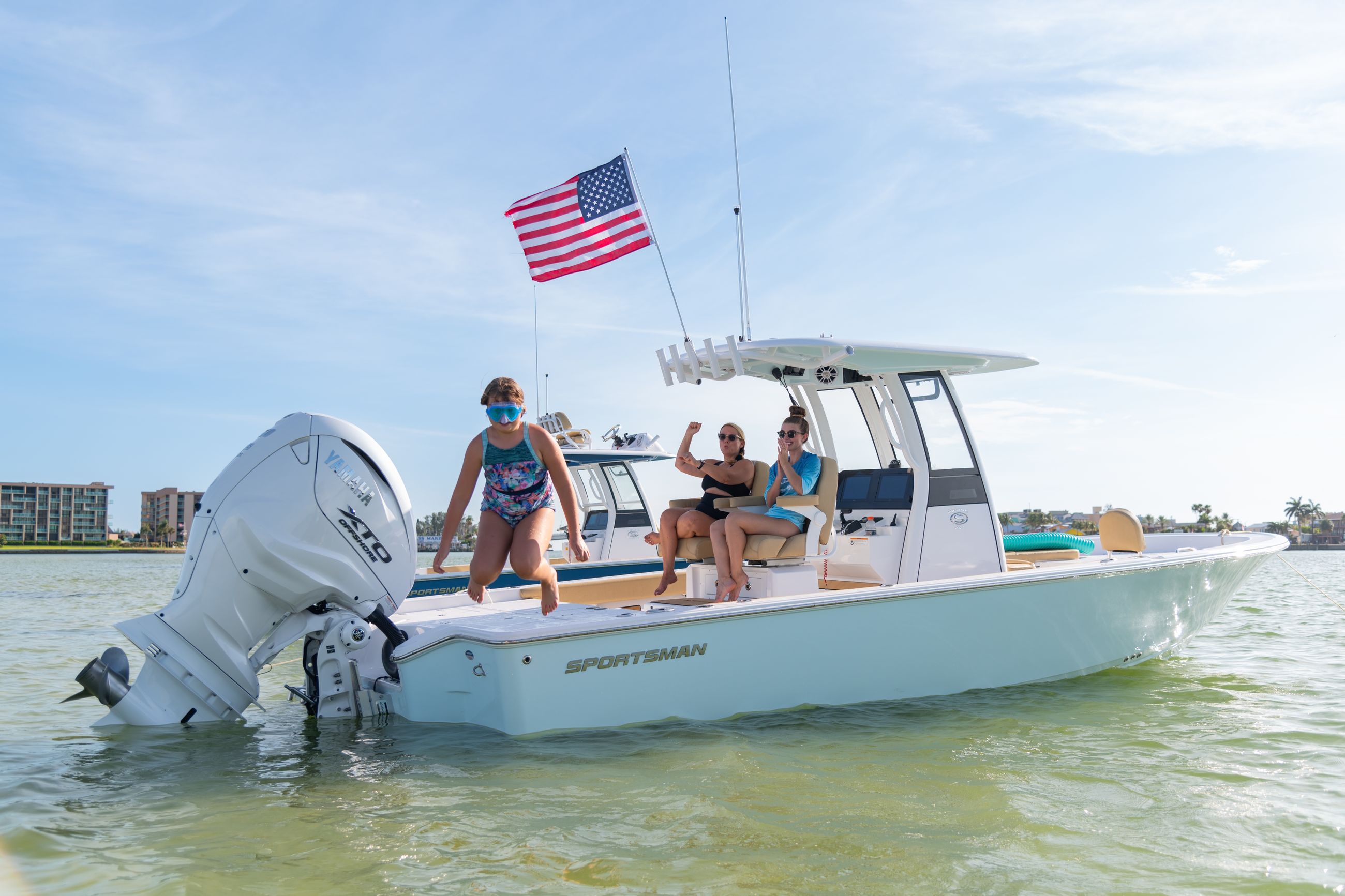 Detail image of the Masters 267 Bay Boat