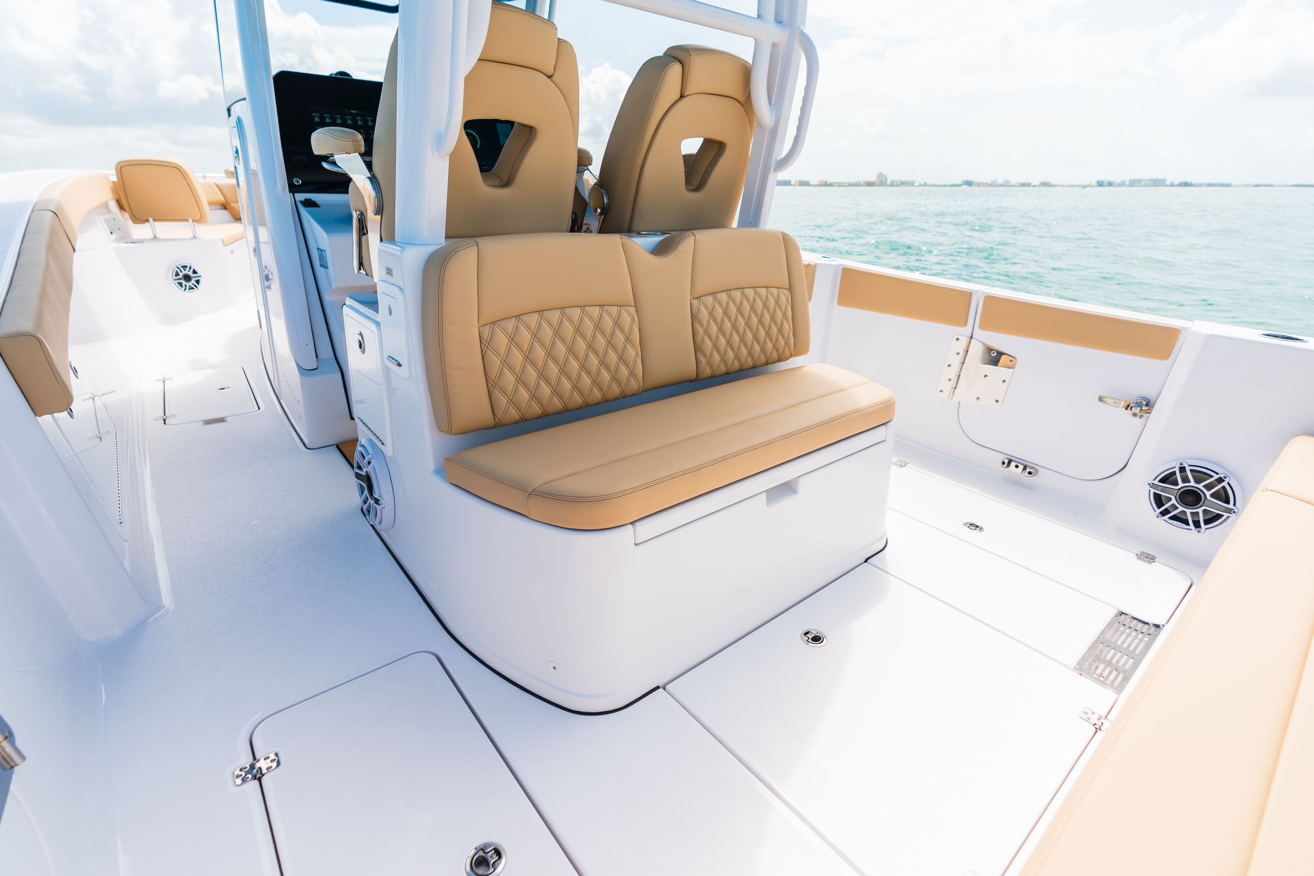 Detail image of Fiberglass Leaning Post w/ Mezzanine Rear Facing Seat & Cooler