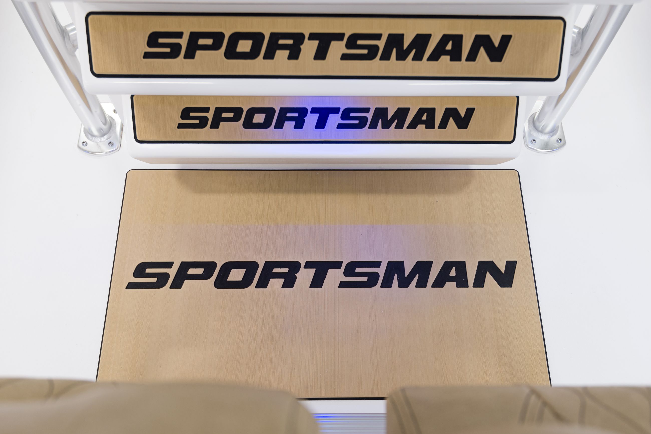 Open 232 Center Console · Options Sportsman Boats