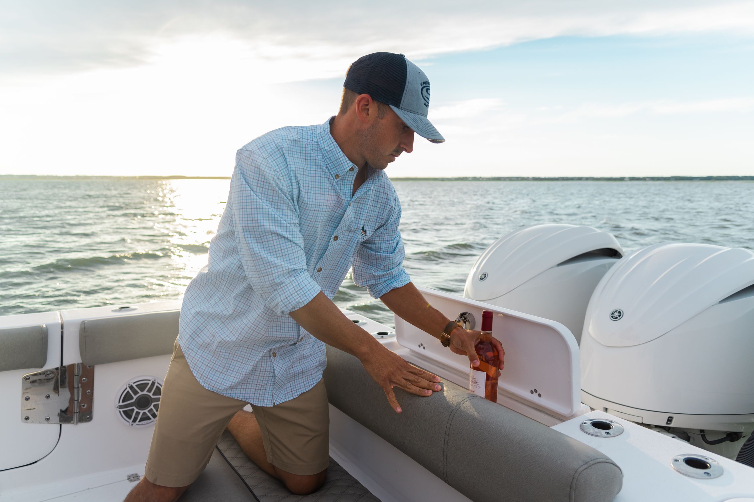 Detail image of Transom 88-quart Cooler Box