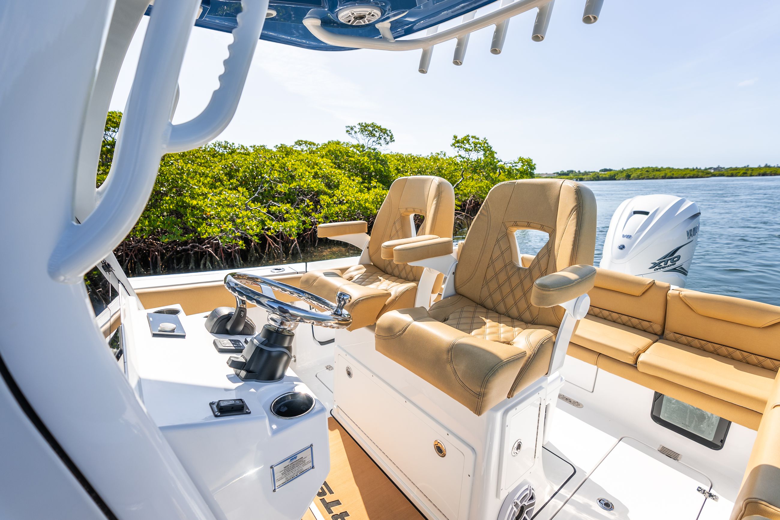Heritage 261 Center Console · Features Sportsman Boats