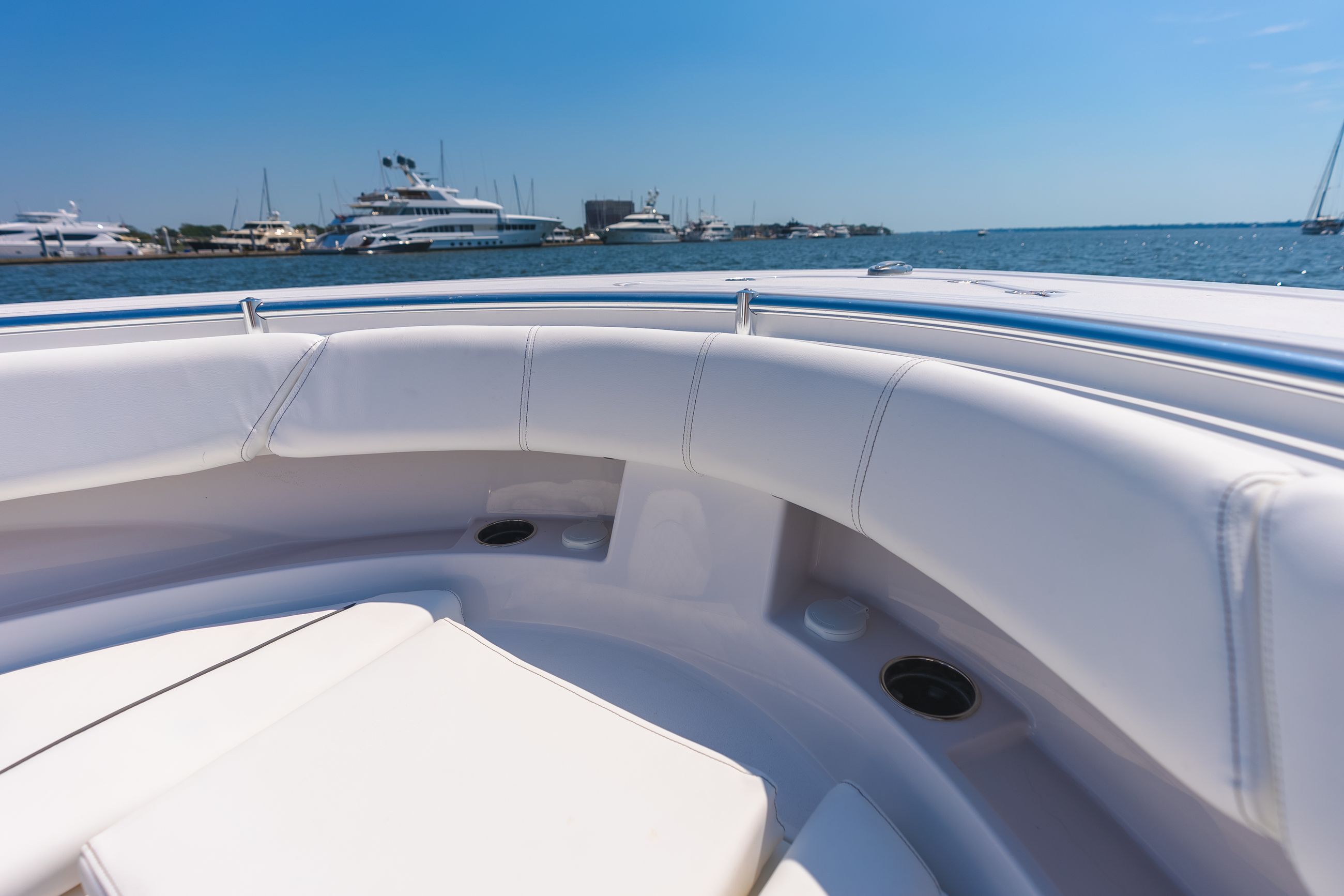 Detail image of Under Gunwale Wrap-around Storage