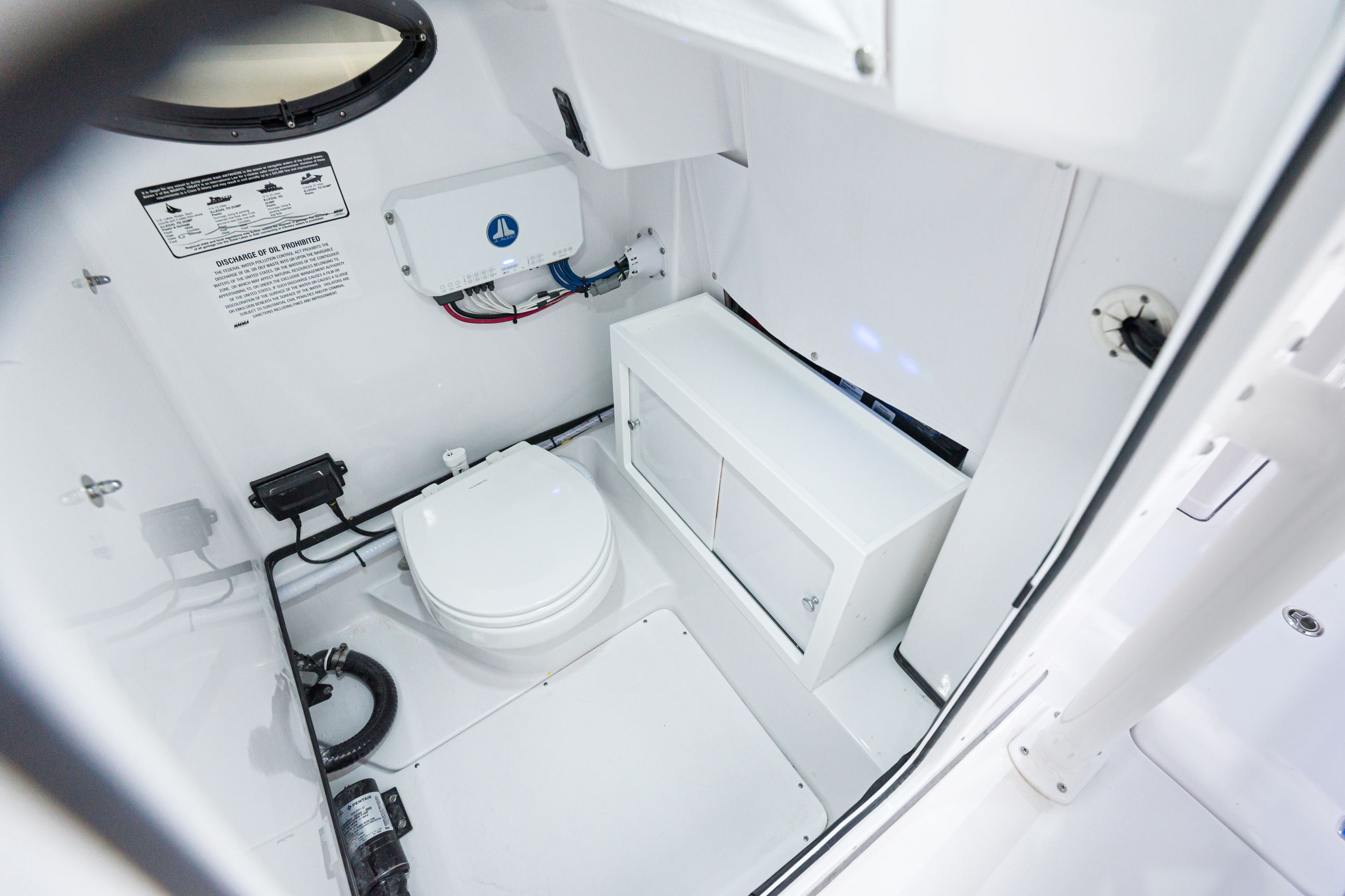 Open 282TE Center Console · Features Sportsman Boats