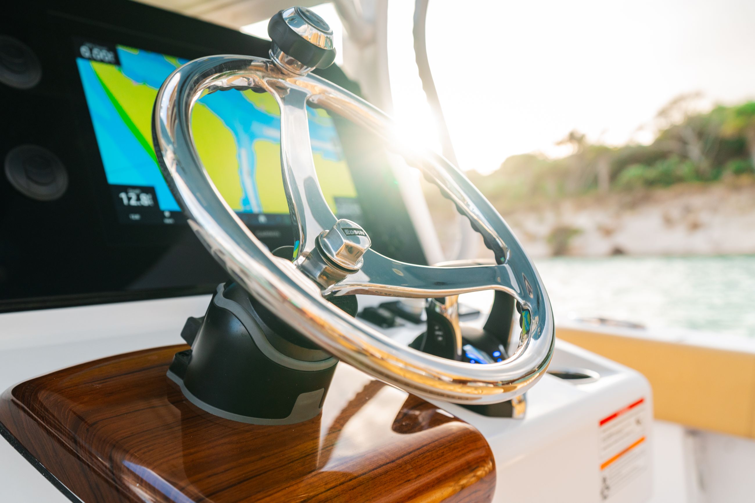 Detail image of Edson 13” Steering Wheel With Powerknob