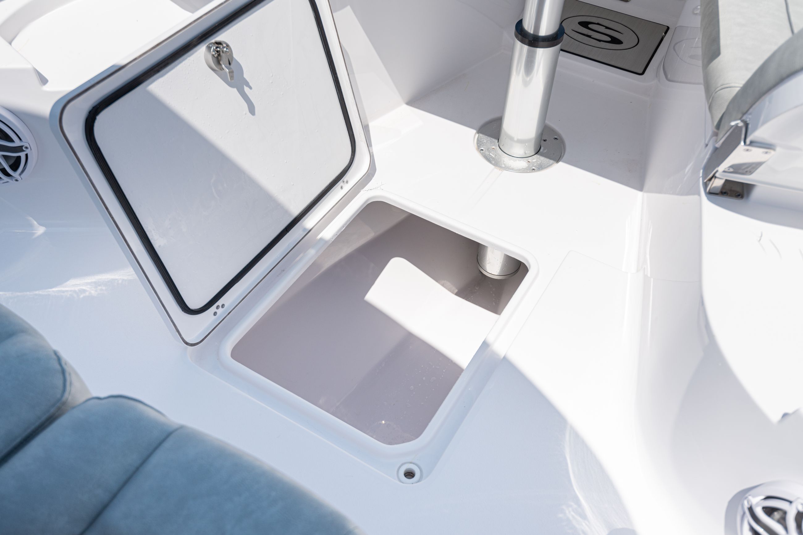 Open 312 Center Console · Features Sportsman Boats