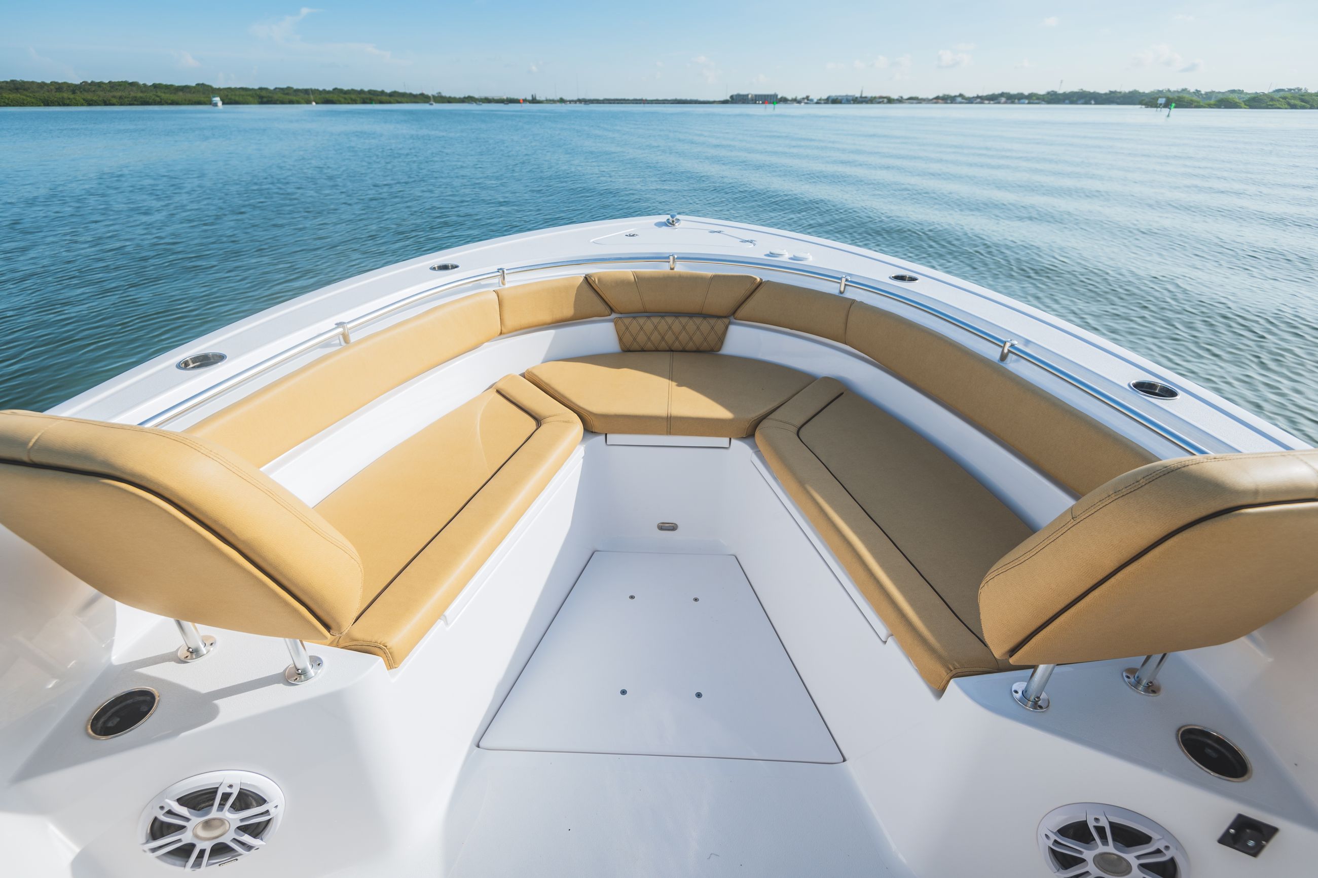 Heritage 261 Center Console · Features