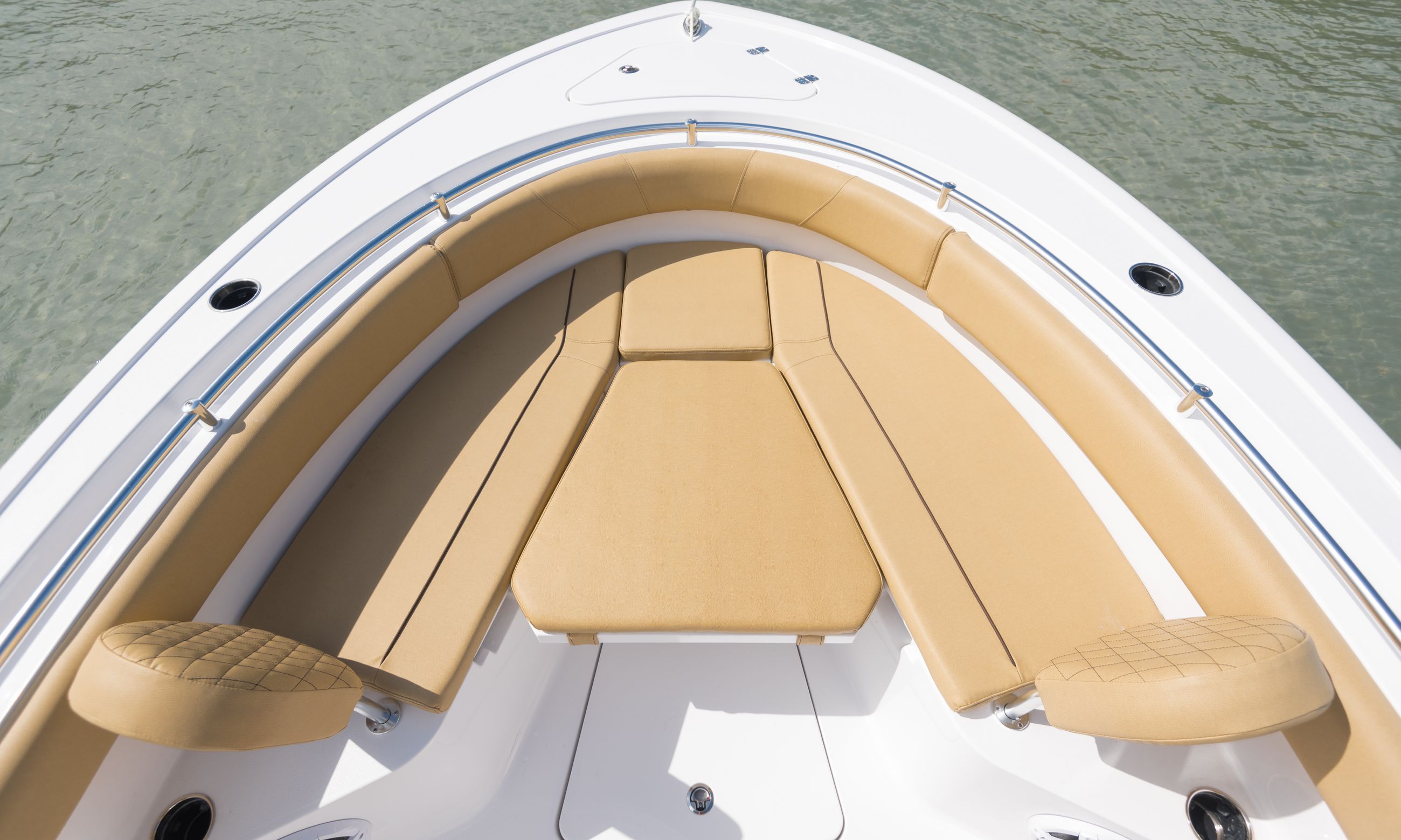 Open 232 Center Console · Features