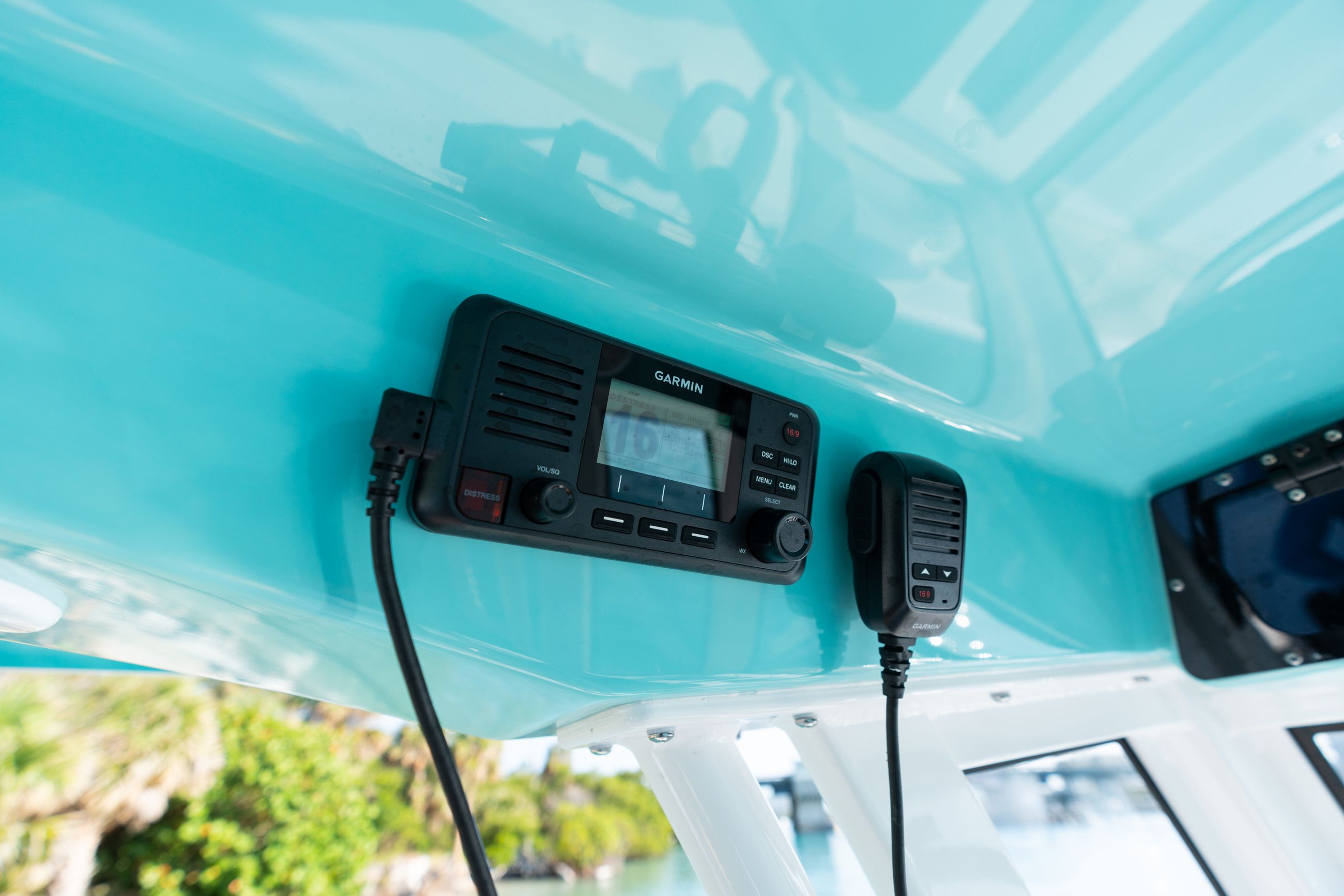 Detail image of Garmin VHF 115 Radio w/ Antenna