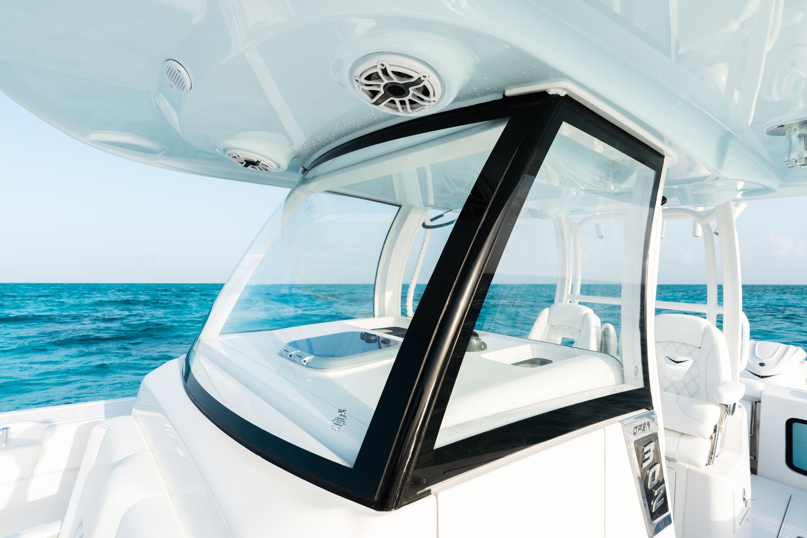 Detail image of Hard-Top w/ Panoramic Seamless Tempered Glass Windshield