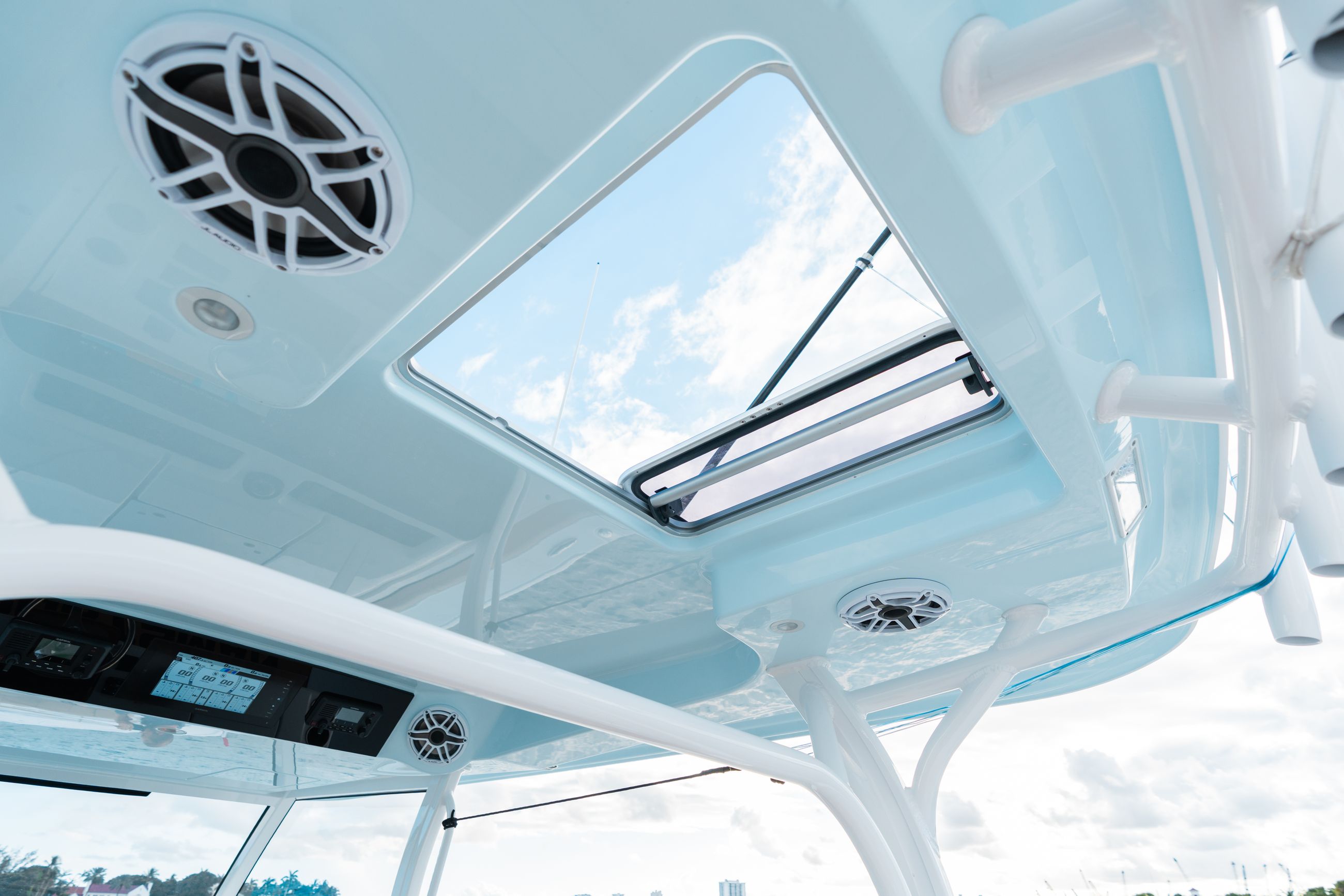 Detail image of Integrated Hard-Top Access Window