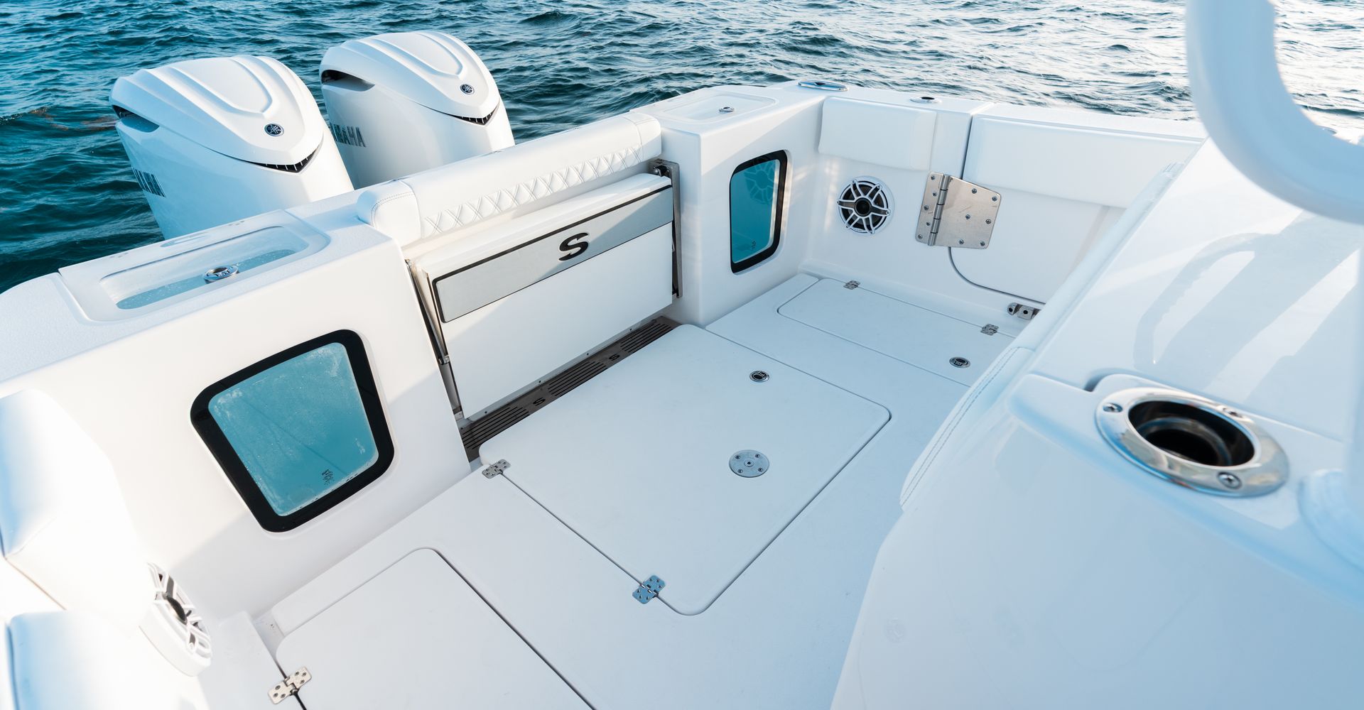 Large detail image of the Open 302 Center Console