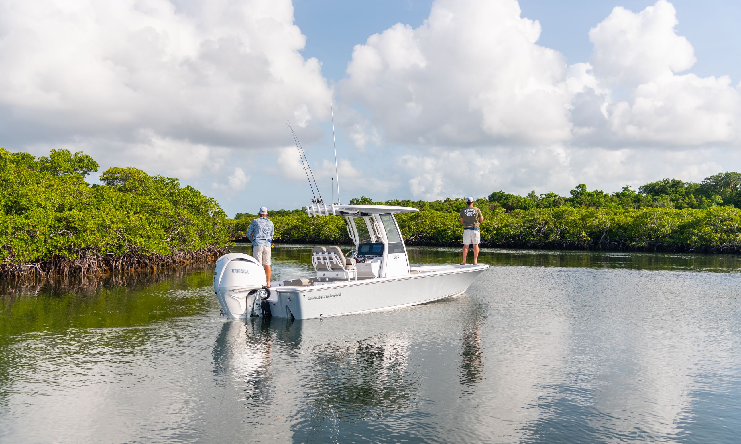 Detail image of the Masters 247 Bay Boat