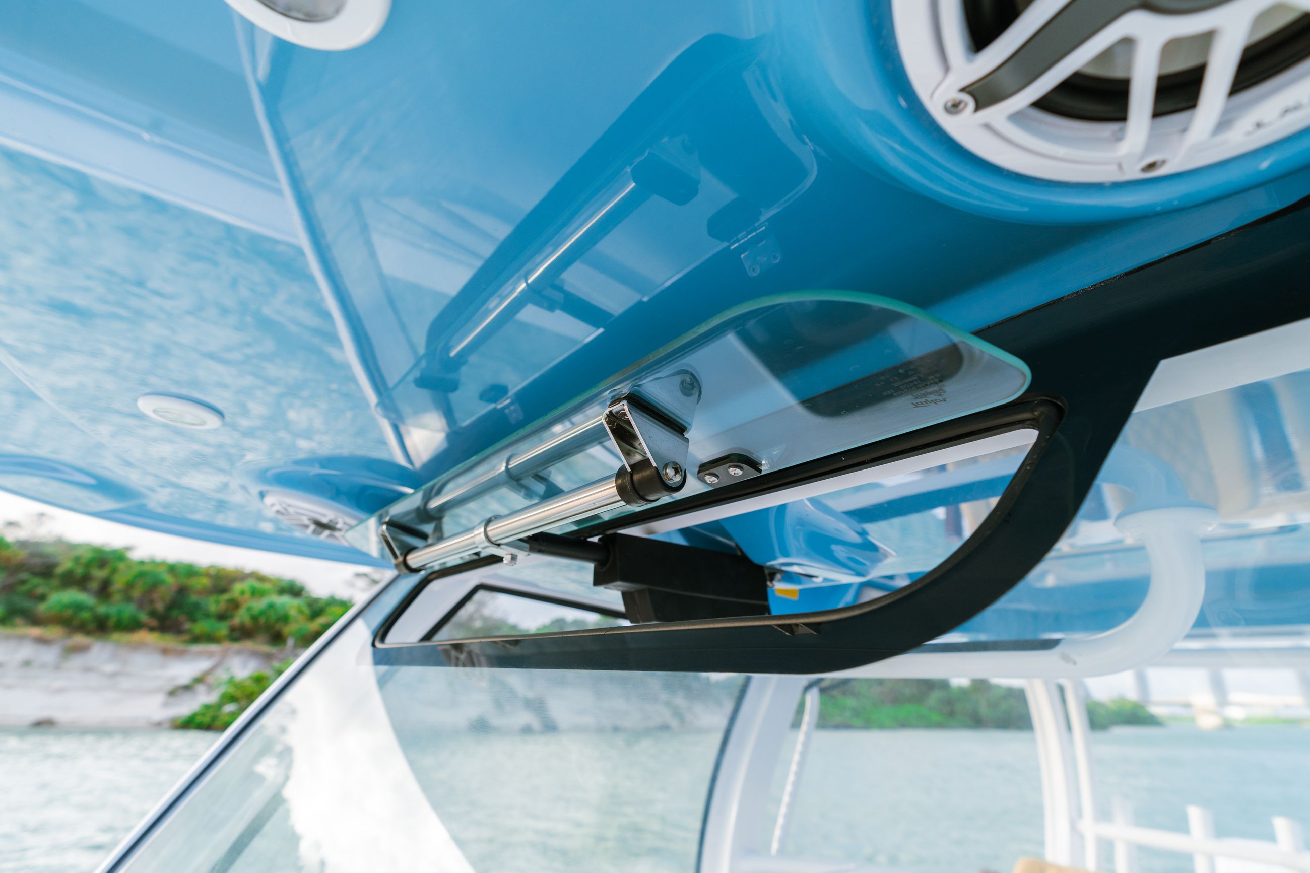 Detail image of Integrated Tempered Glass Windshield w/ Actuated Vent