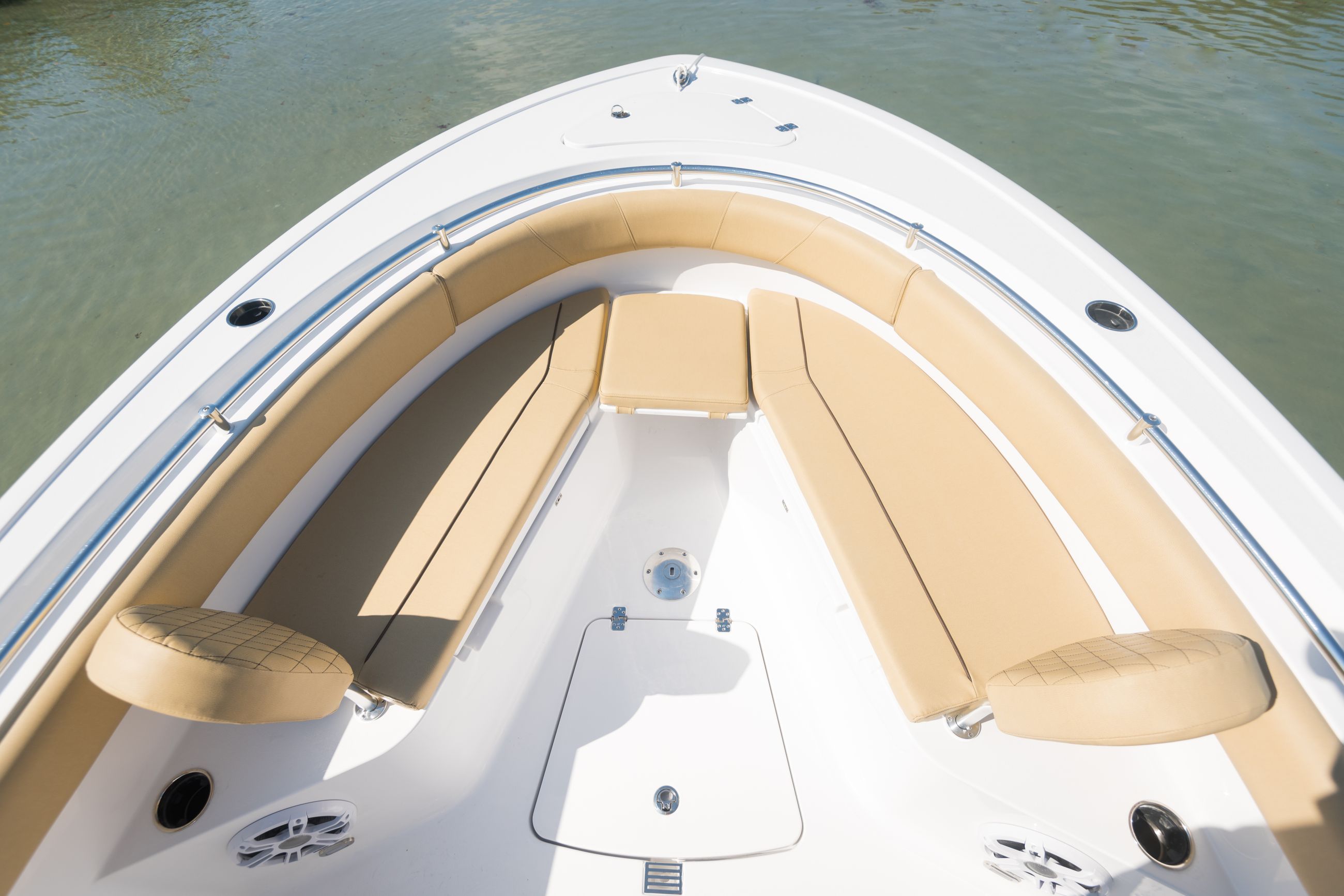 Open 232 Center Console · Features