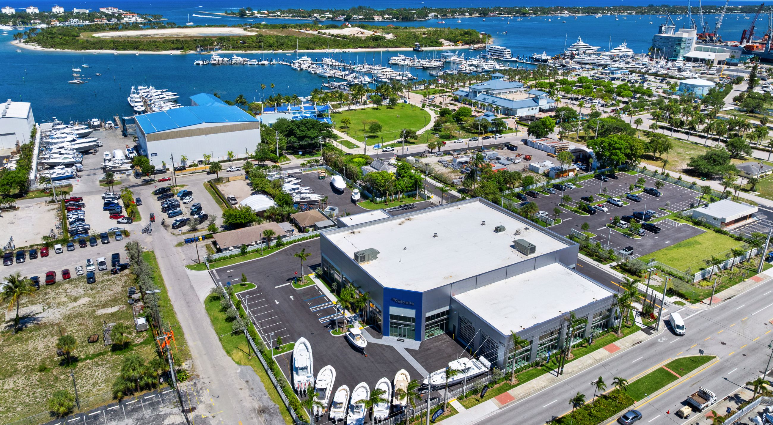 Store front image for the dealership located at Riviera Beach, FL