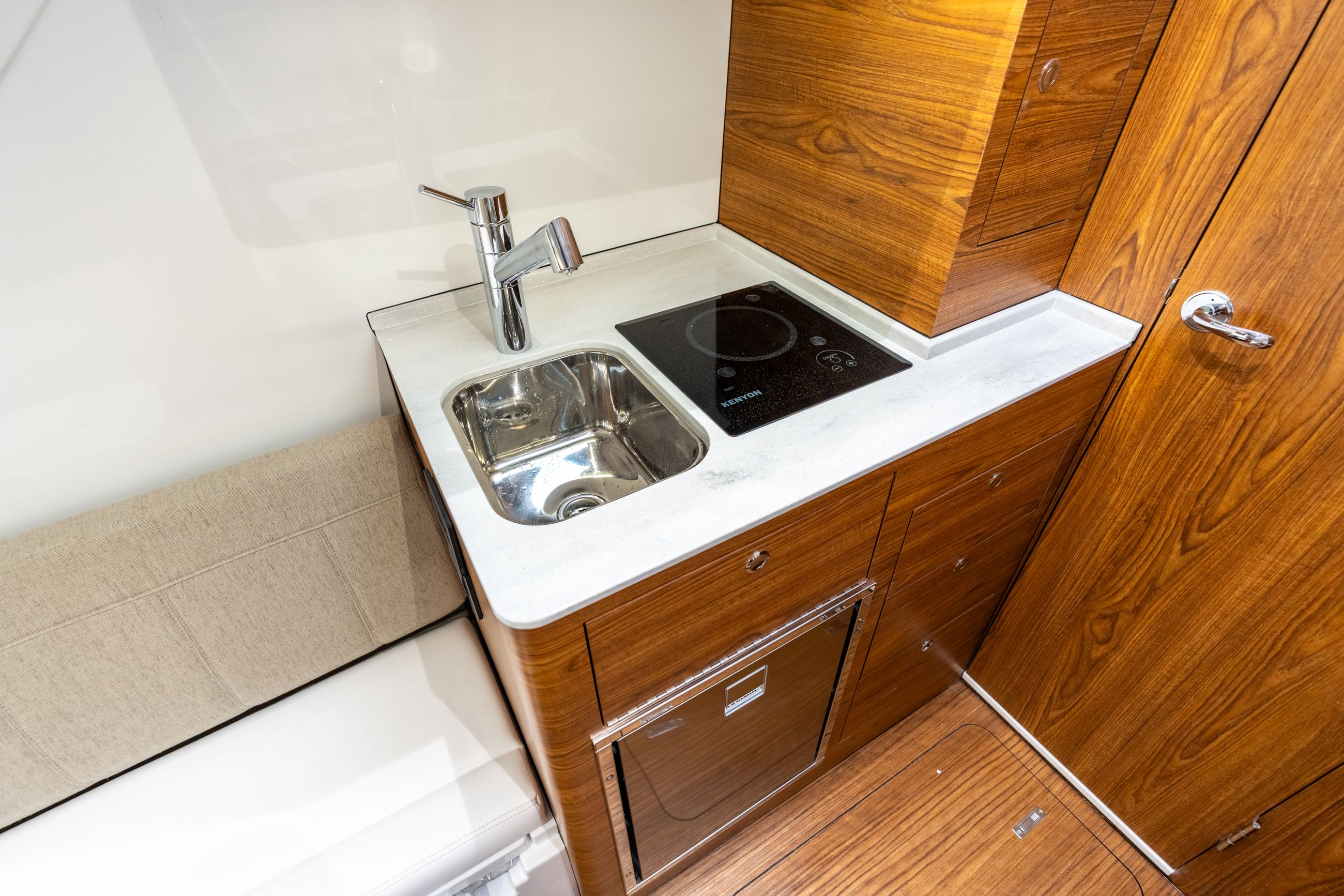 Detail image of Water Heater 6 gal