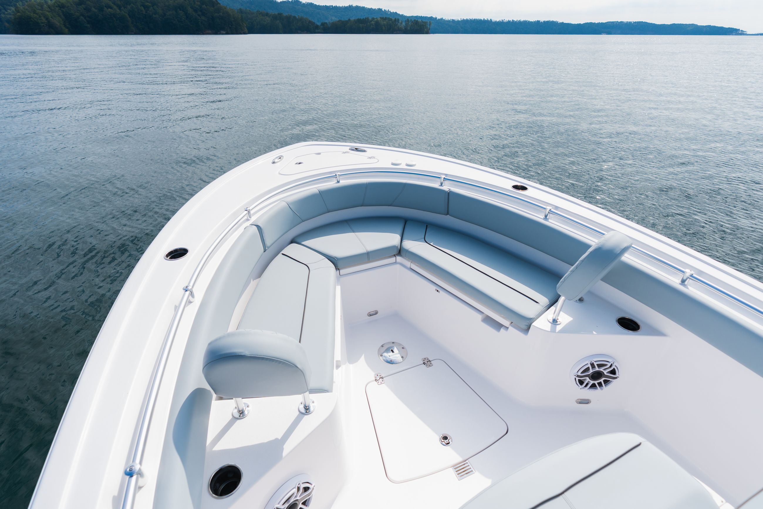 Detail image of Comfortable Bow Layout