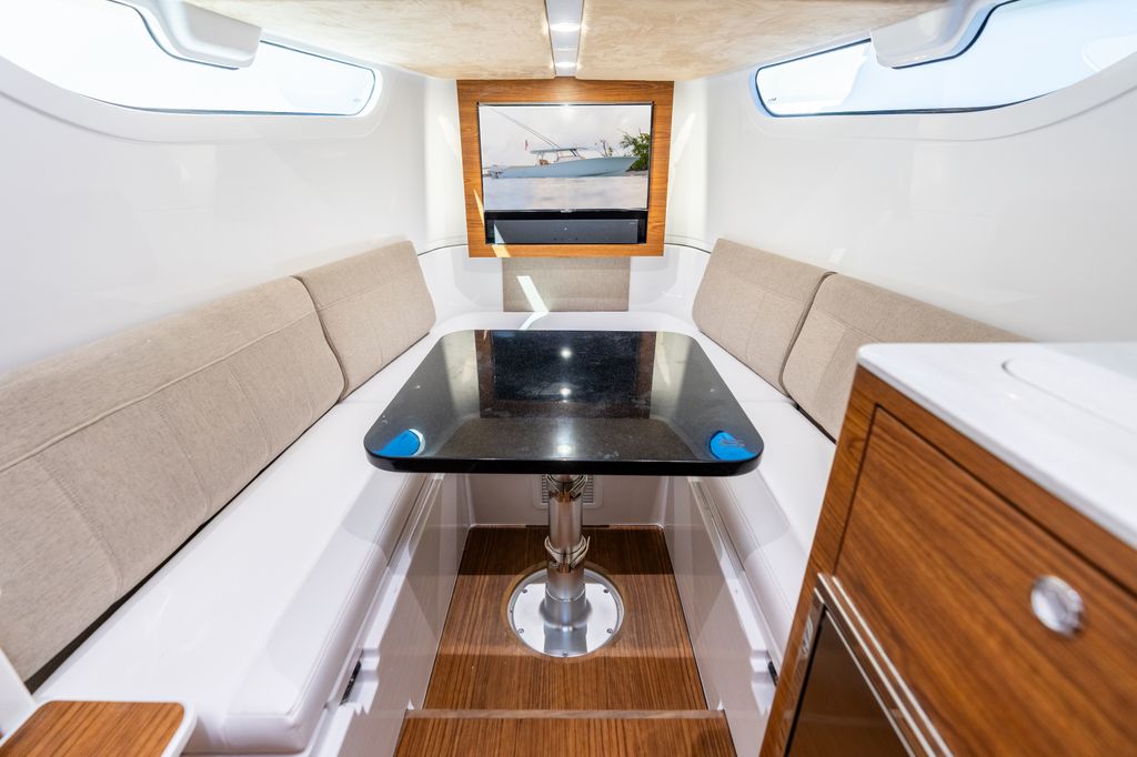 Detail image of Convertible Queen-Sized Bed / U-Shaped Dinette Seating