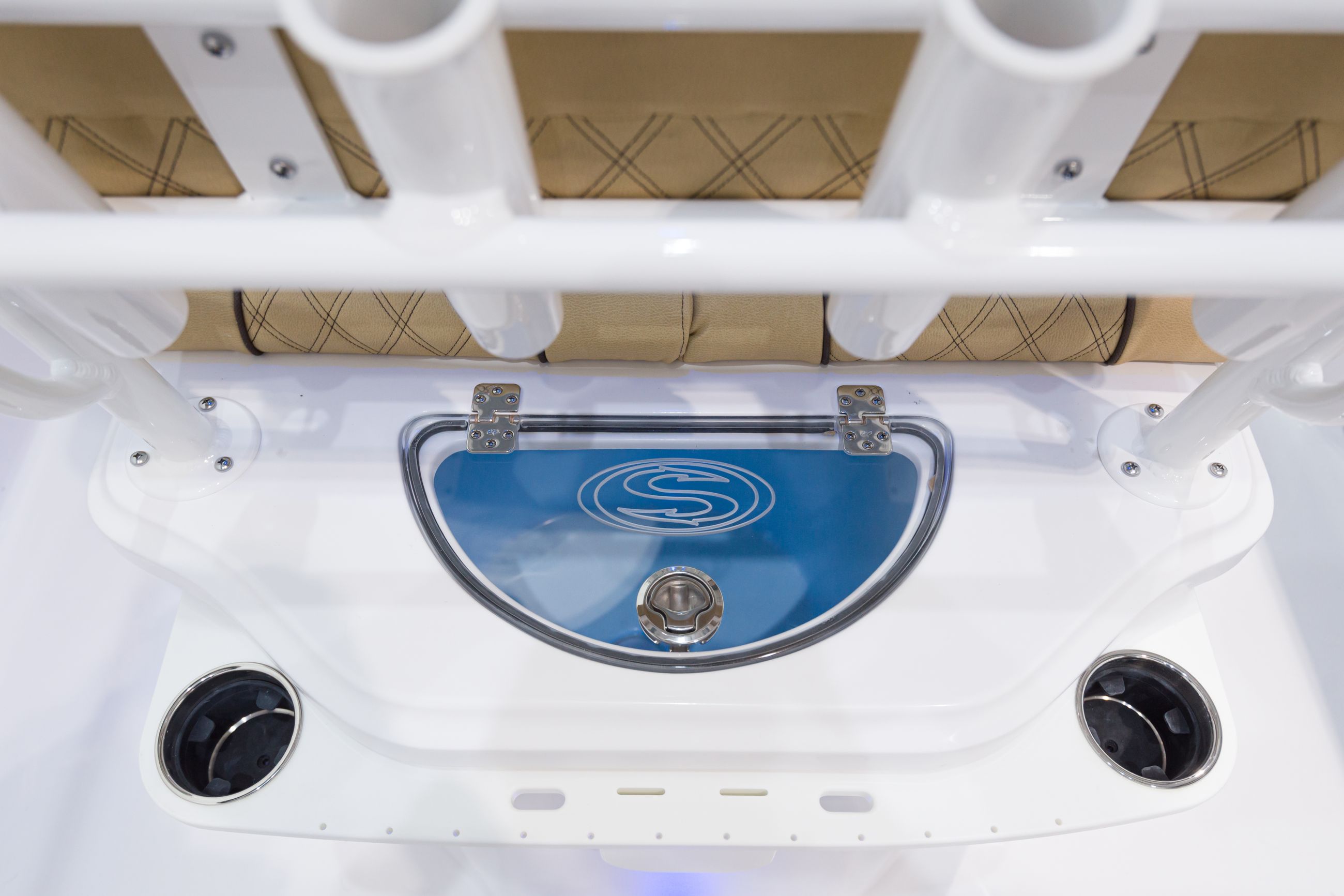 Detail image of Leaning Post Livewell