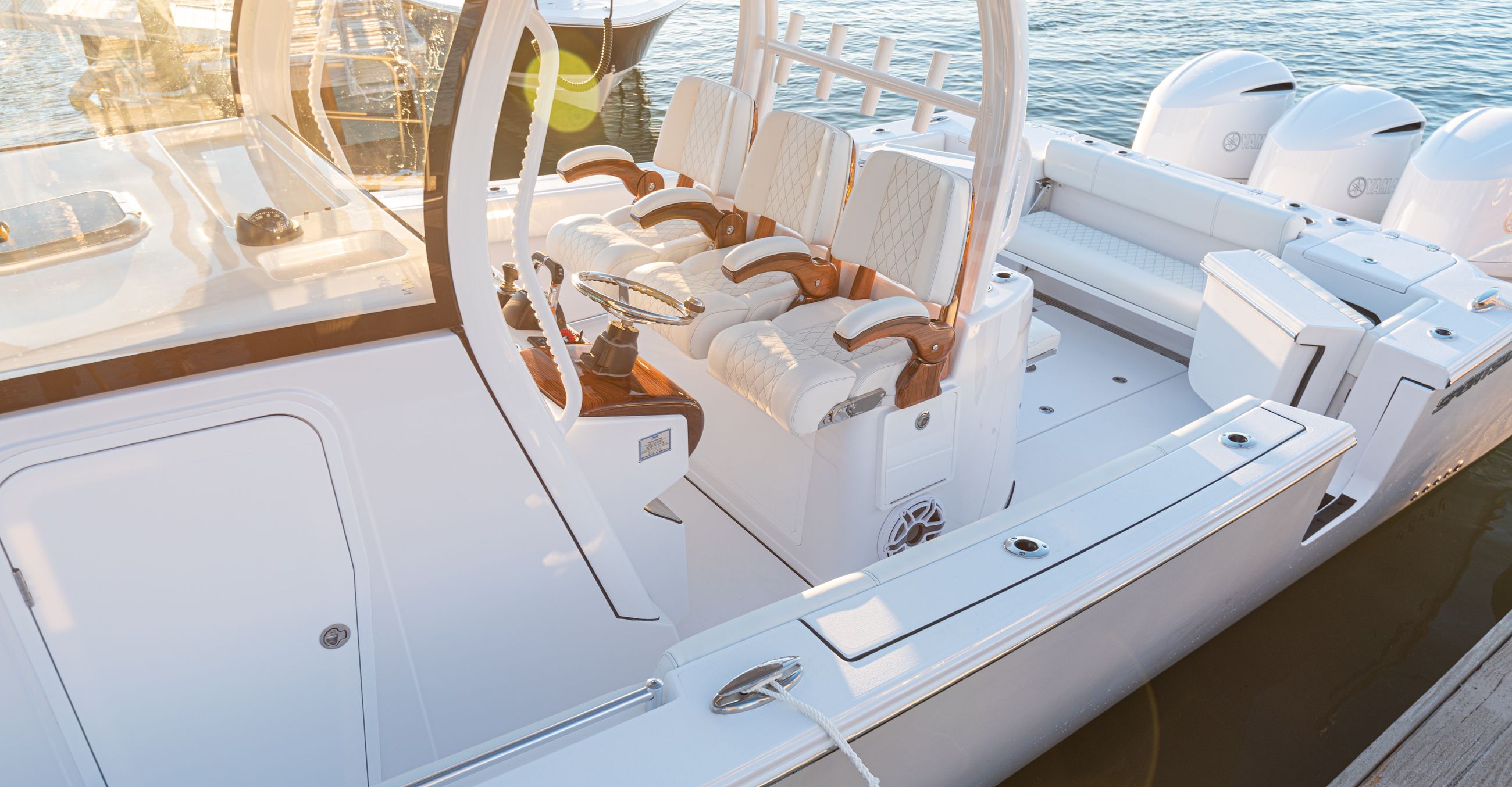 Large detail image of the Open 352 Center Console