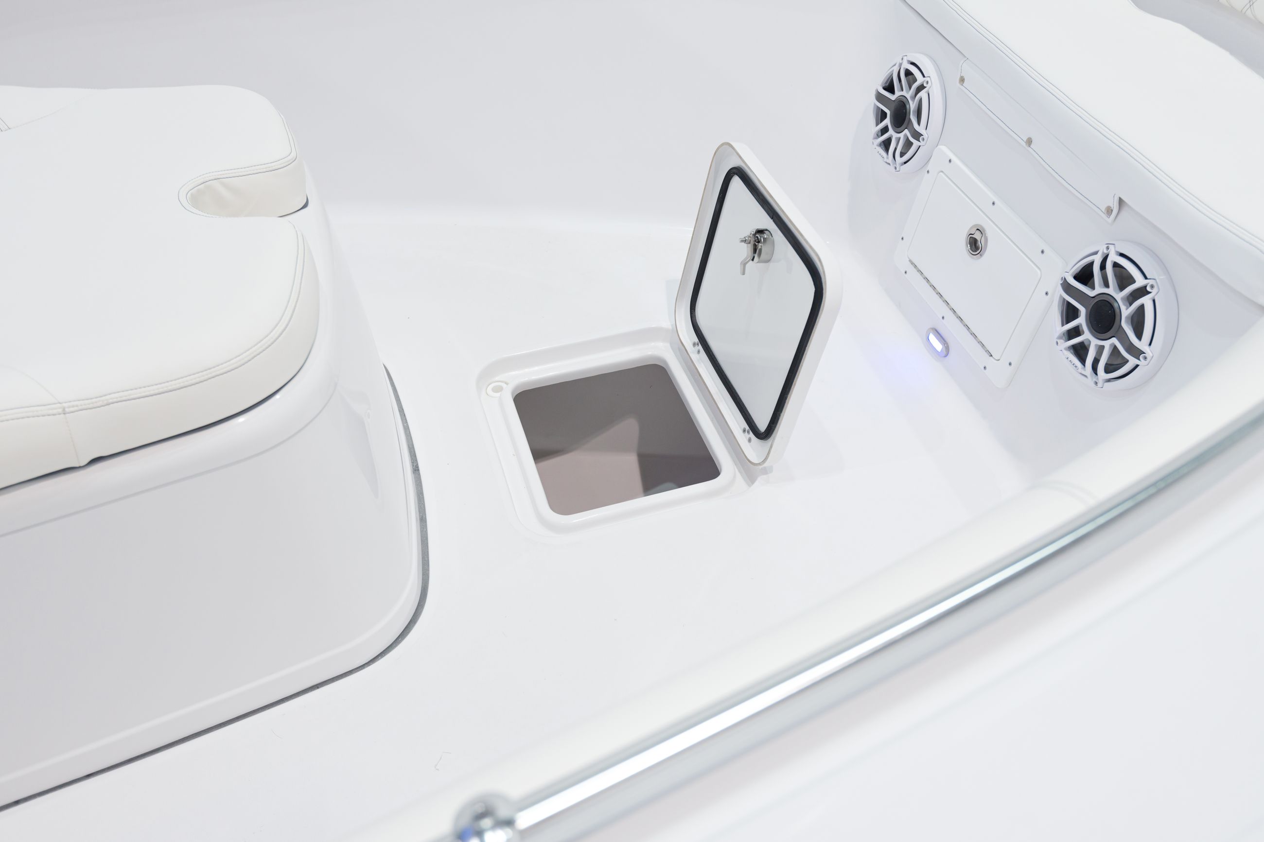 Detail image of Bow In-Deck Storage