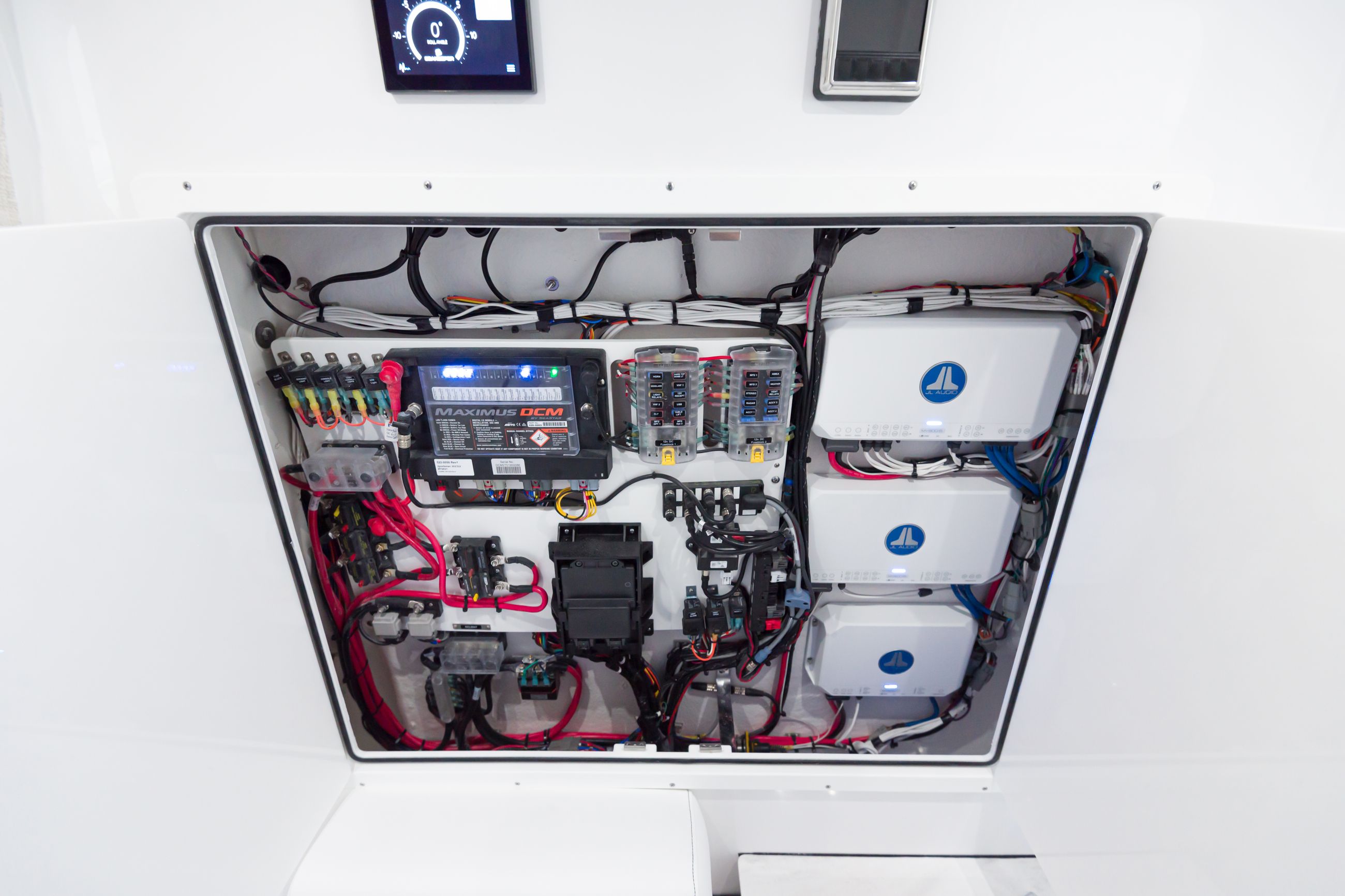 Detail image of Large Access for Electronics