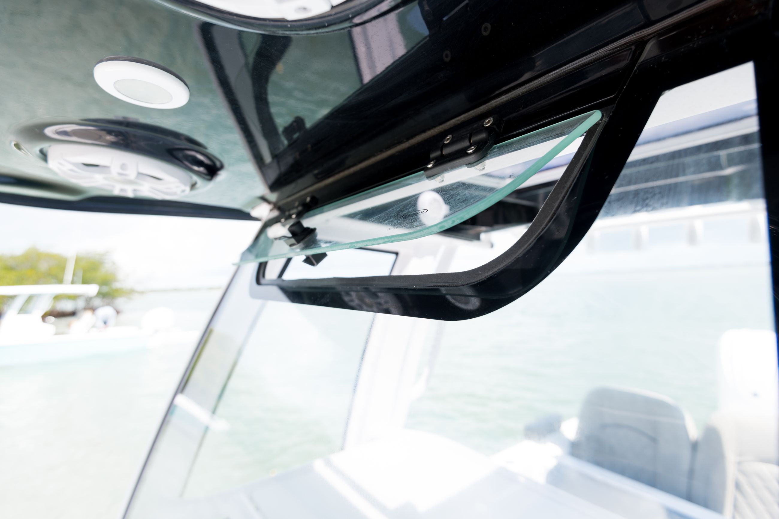 Detail image of Integrated Tempered Glass Windshield w/ Manual Vent