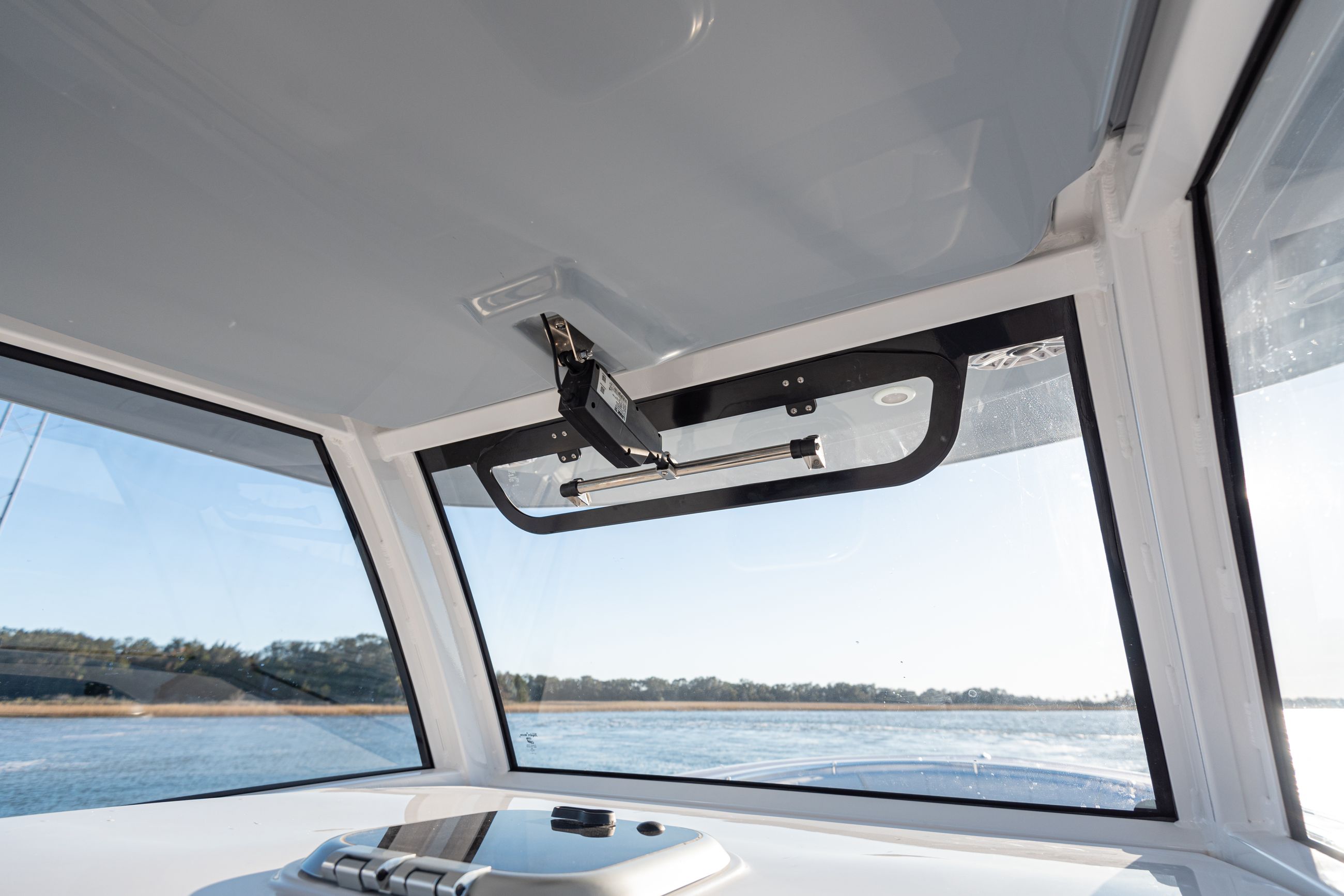 Open 352 Center Console · Features Sportsman Boats