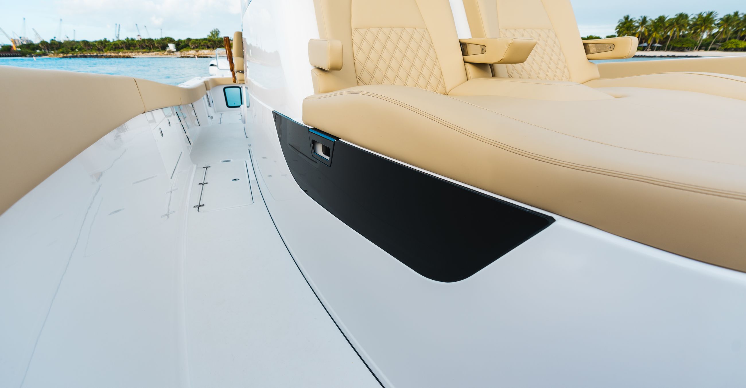 Large detail image of the Open 402 Center Console