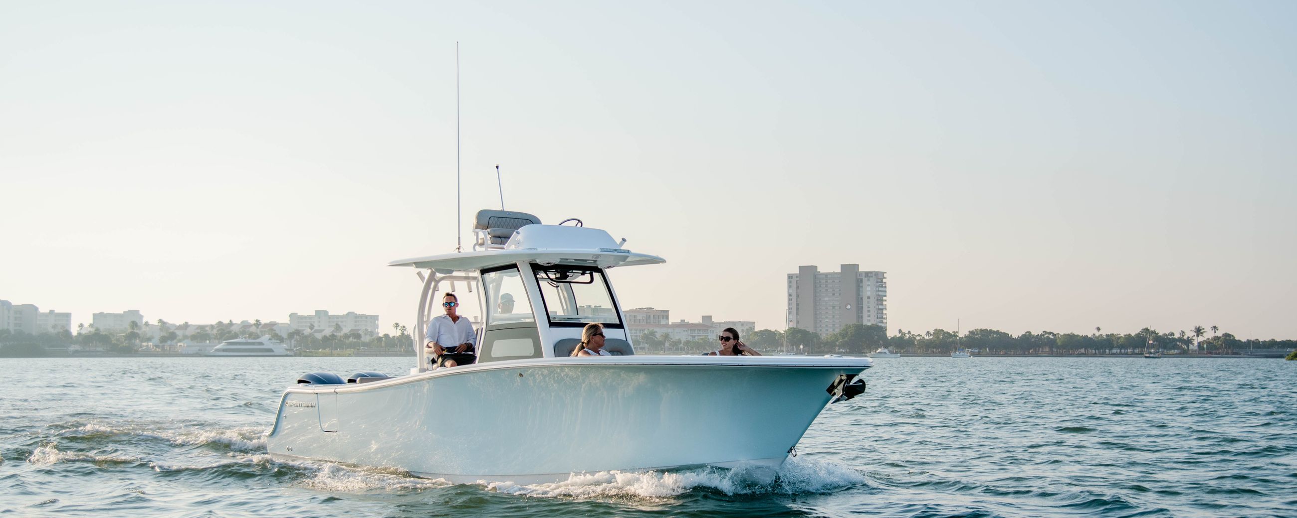 Open 302 Center Console · Features