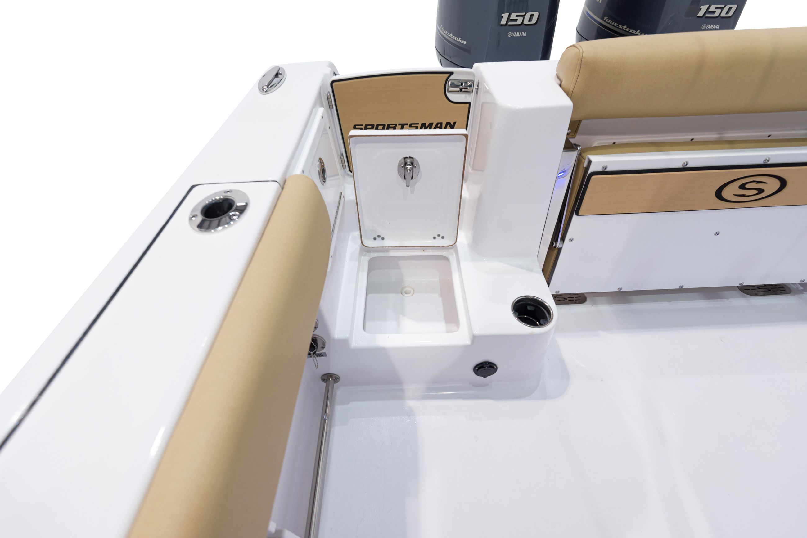 Detail image of Transom Entry Storage