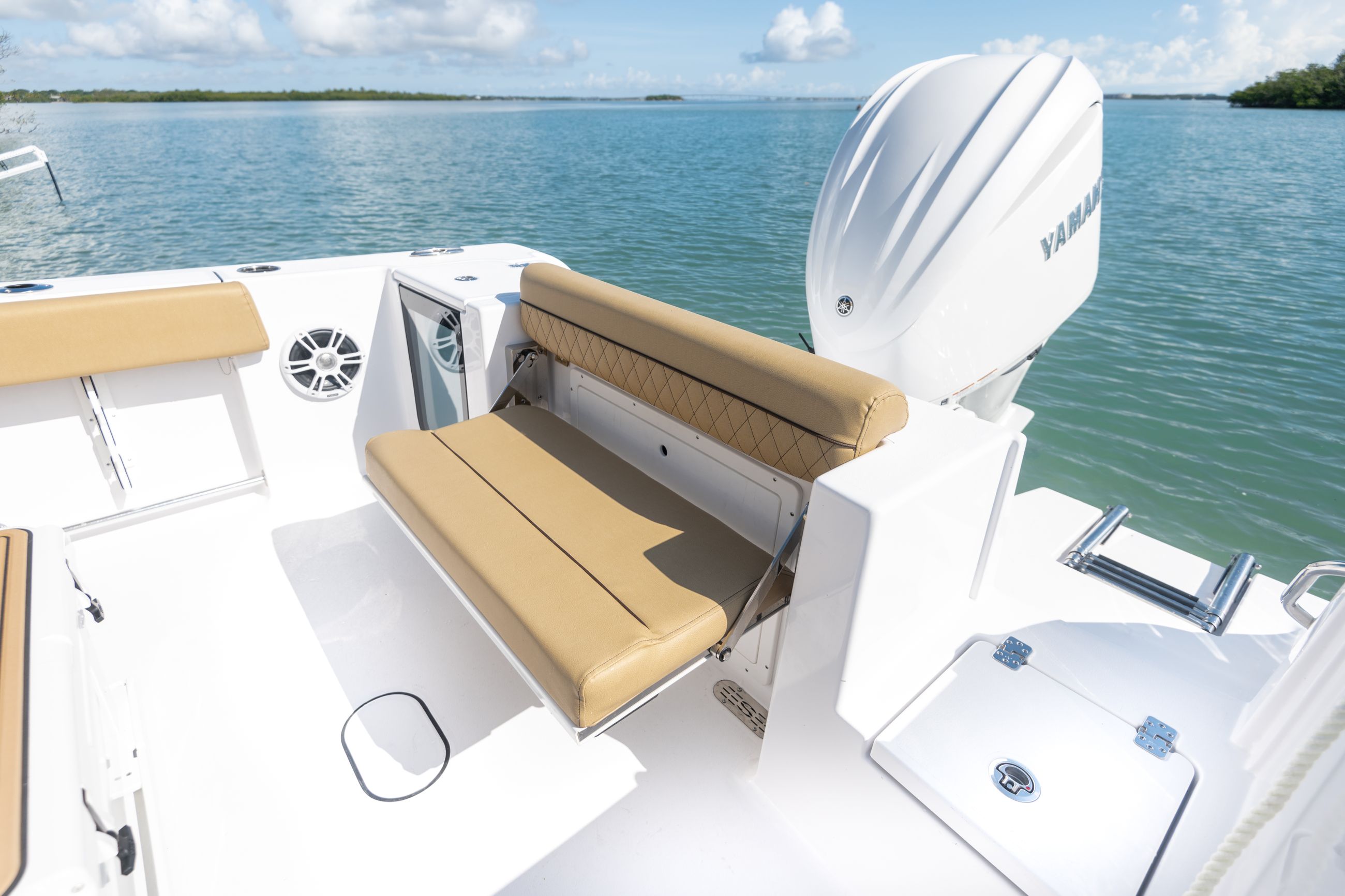 Open 232 Center Console · Features