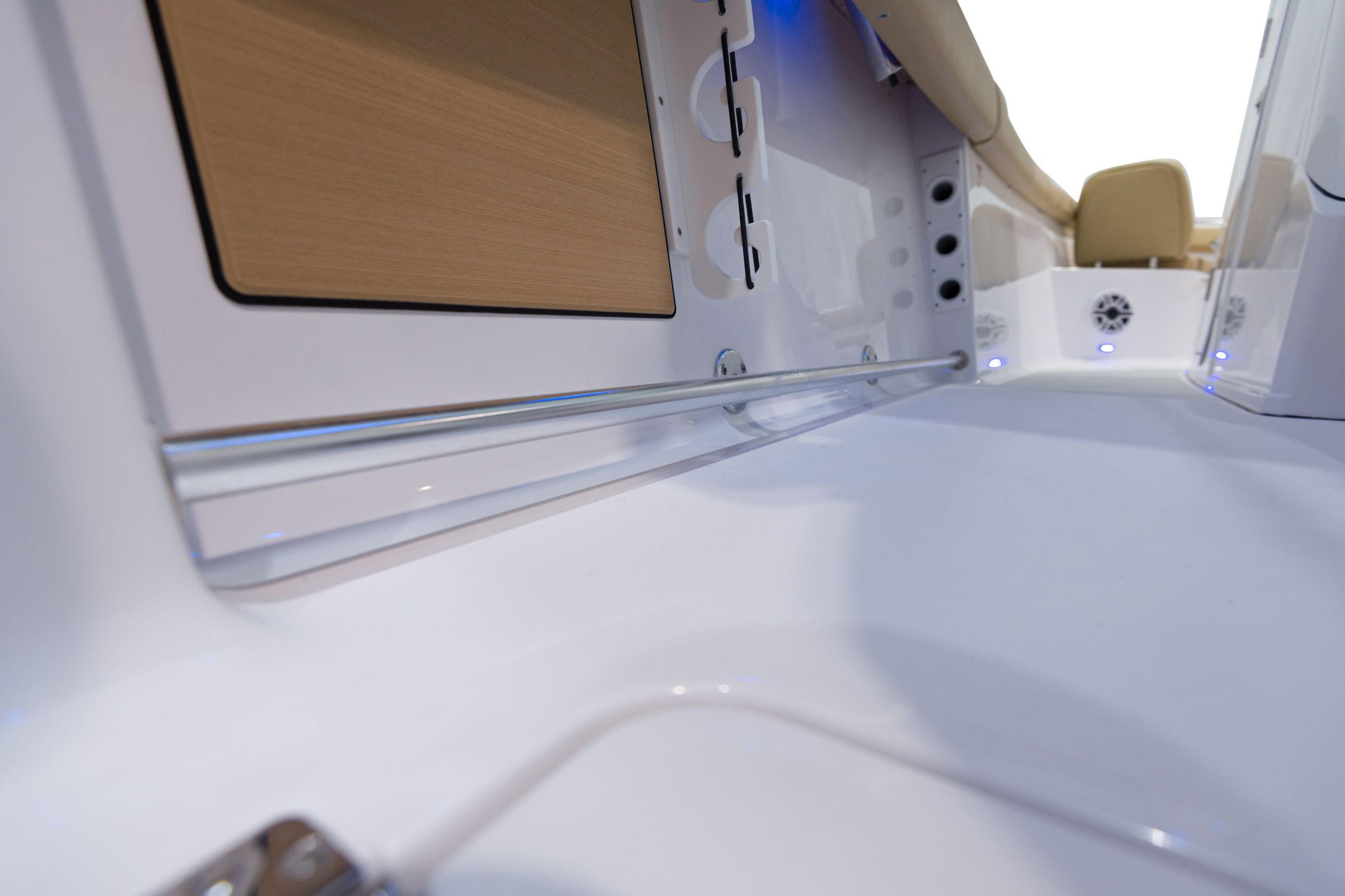 Open 302 Center Console · Features Sportsman Boats