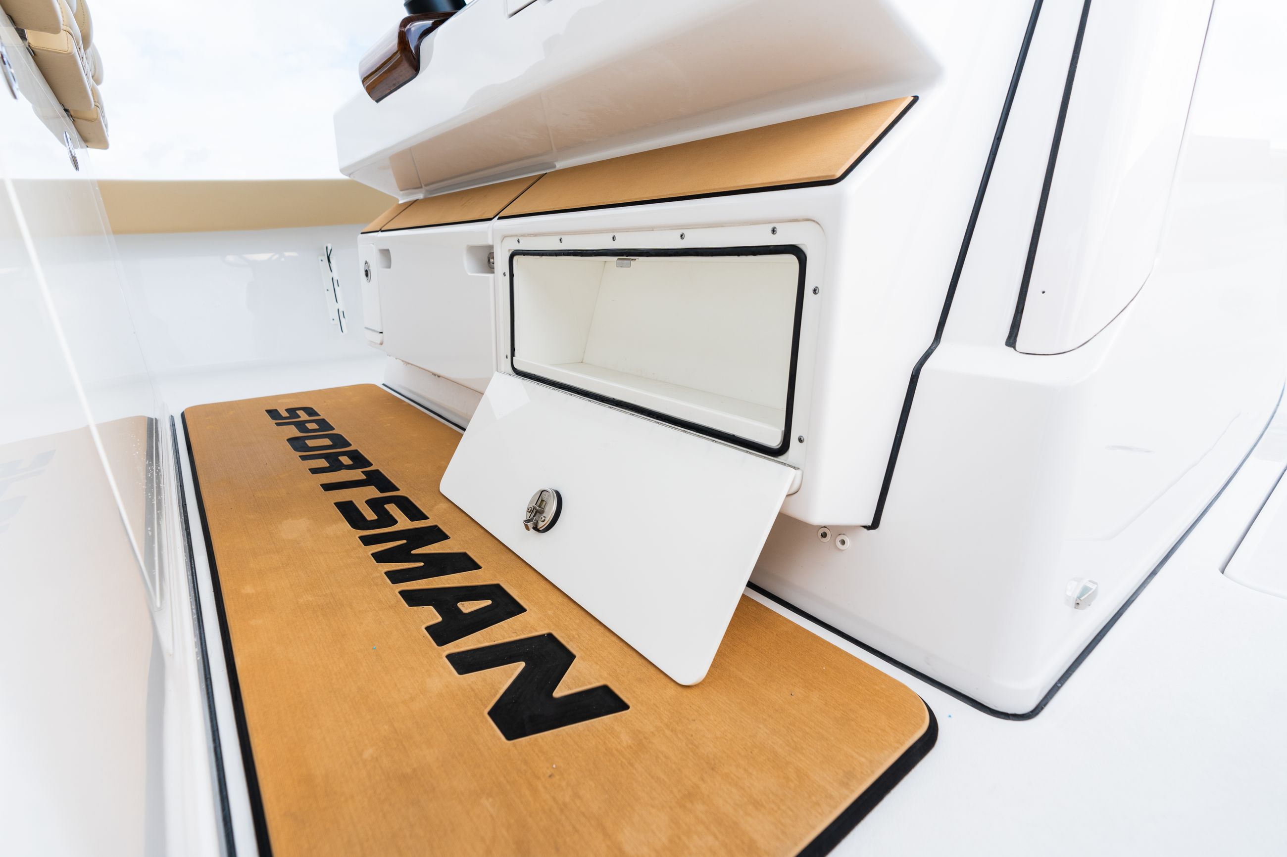 Detail image of Helm Pod Storage Boxes (2)