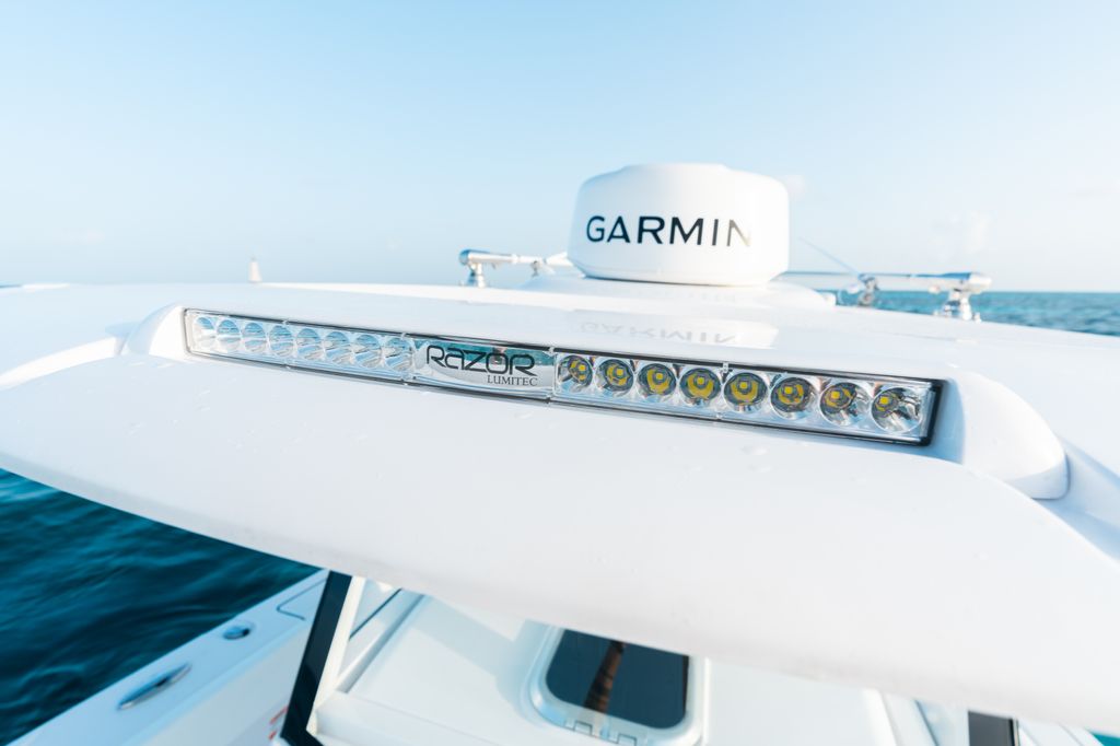 Detail image of Front Lumitec 18” Razor Spot Light Bar