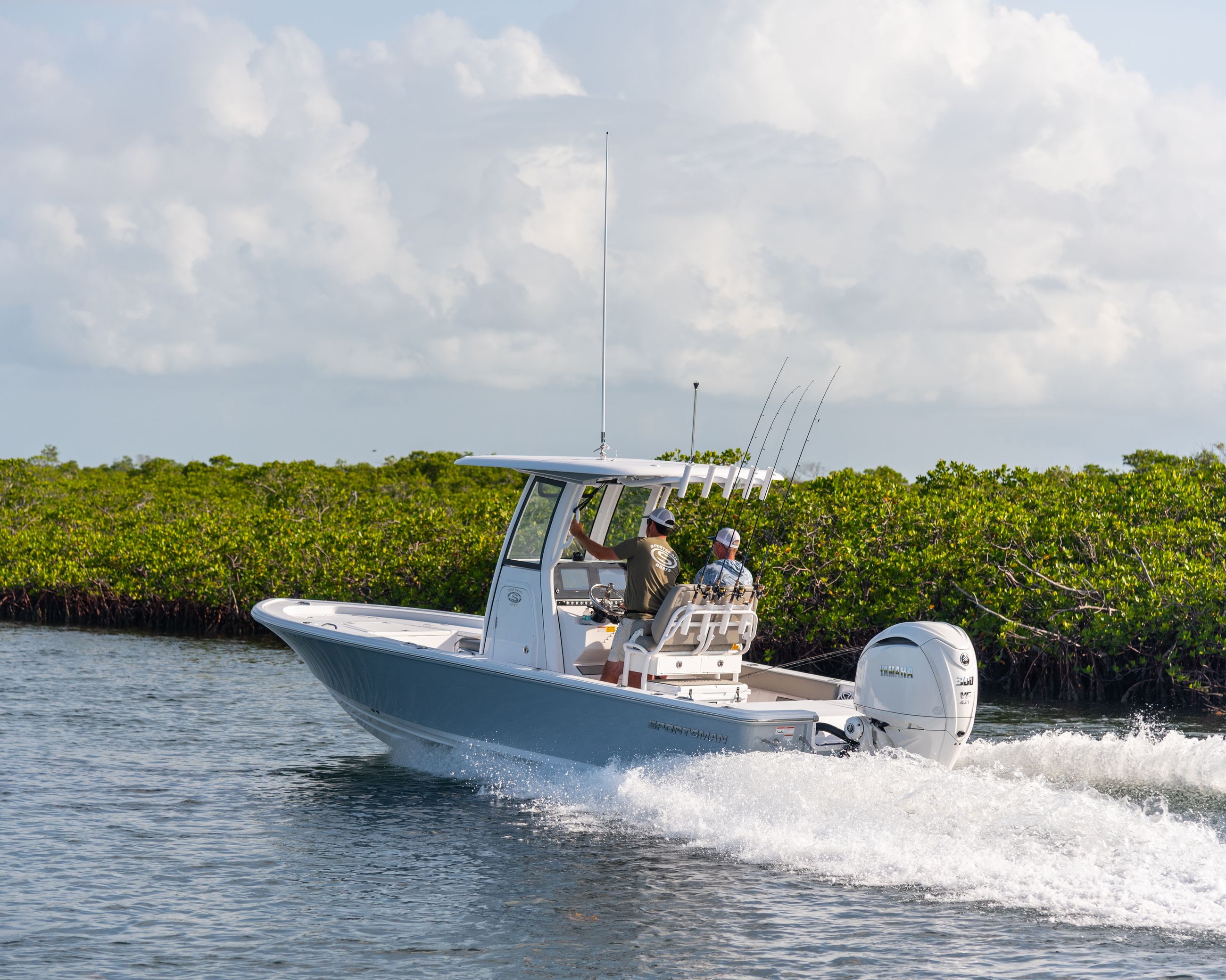 Detail image of the Masters 247 Bay Boat