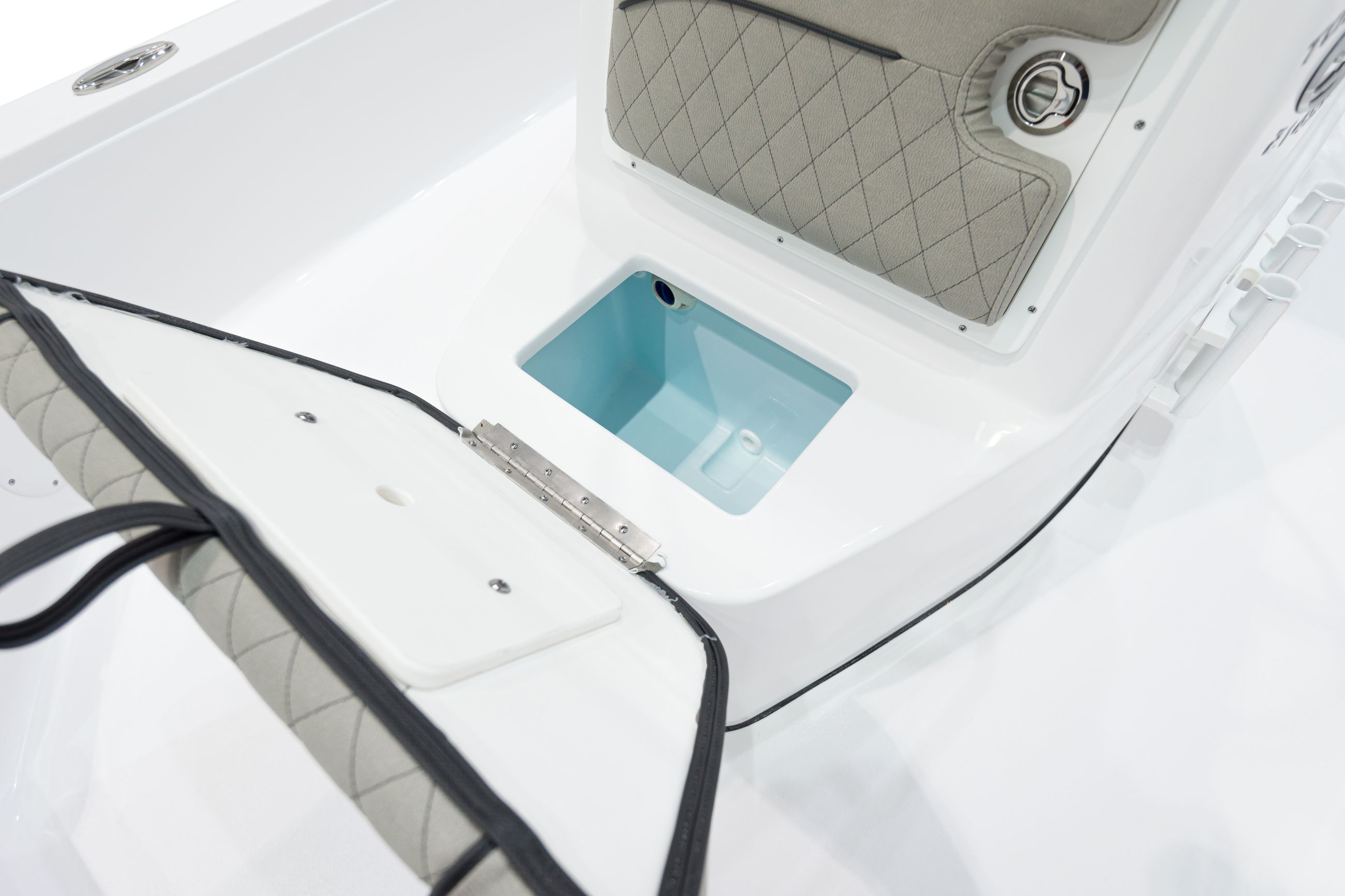 Tournament 214 SBX Bay Boat · Features Sportsman Boats