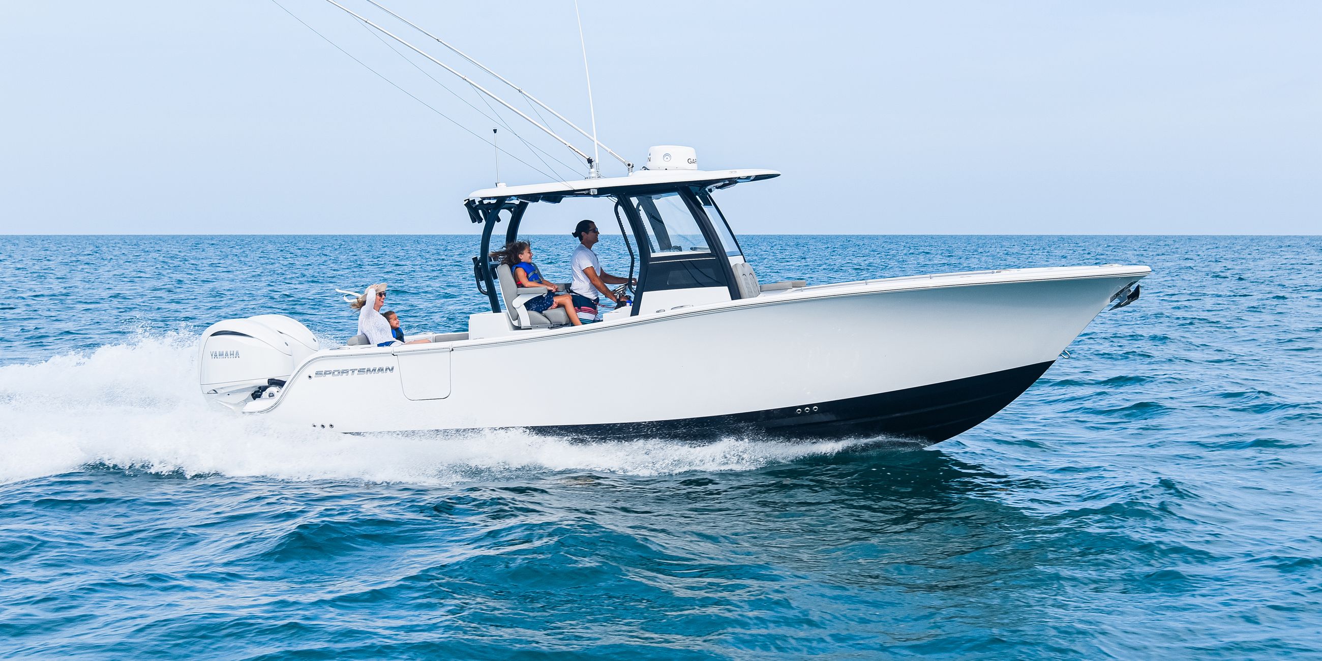 FamilyFriendly Offshore Center Consoles & Bay Boats from 20' to 35' Sportsman Boats