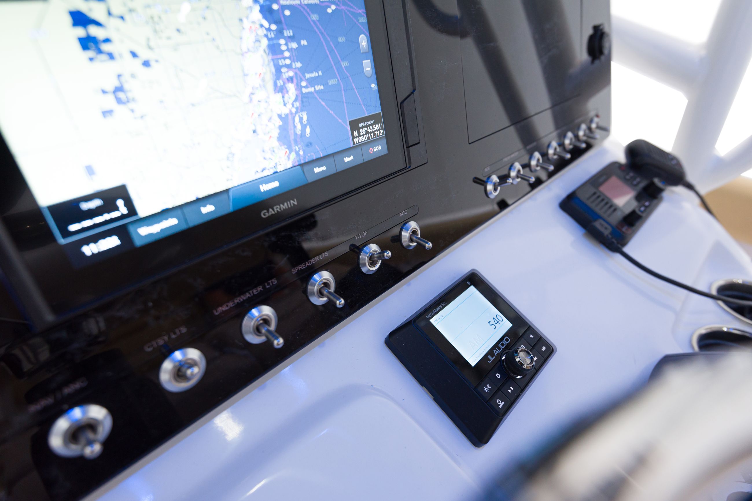 Detail image of 12V Toggle Switches & Horn