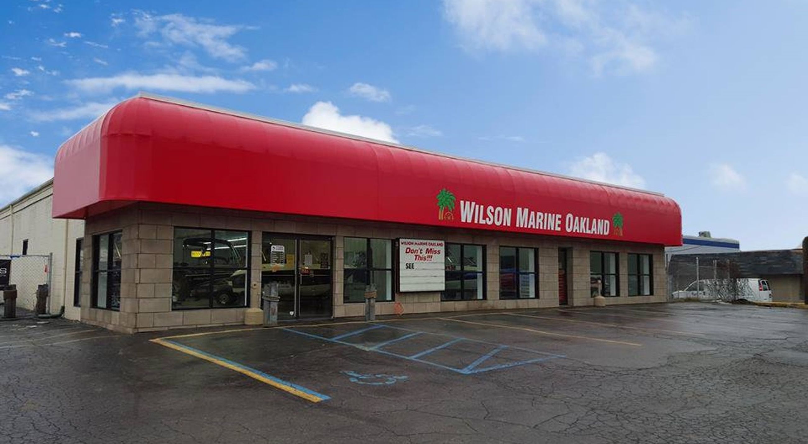 Store front image for the dealership located at Commerce Charter Township, MI