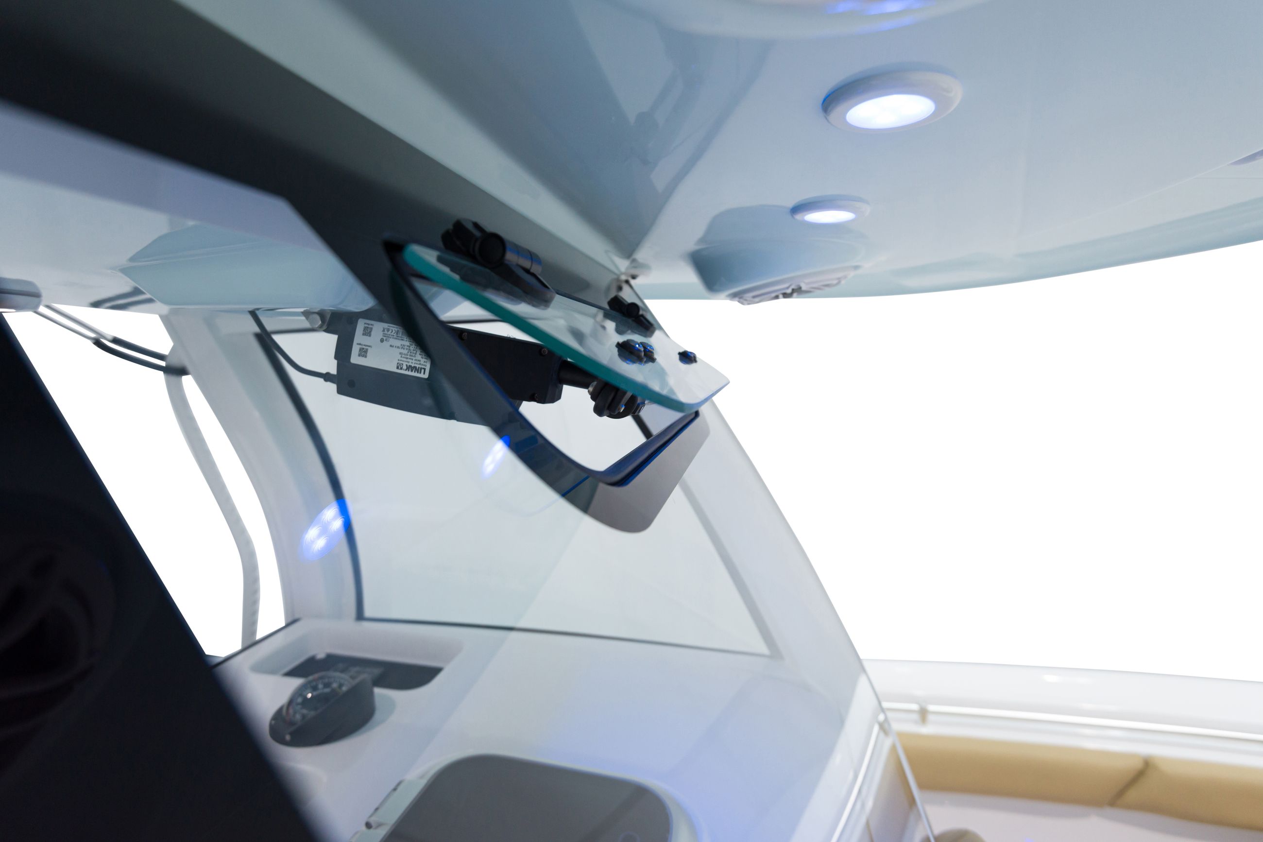 Open 302 Center Console · Features Sportsman Boats