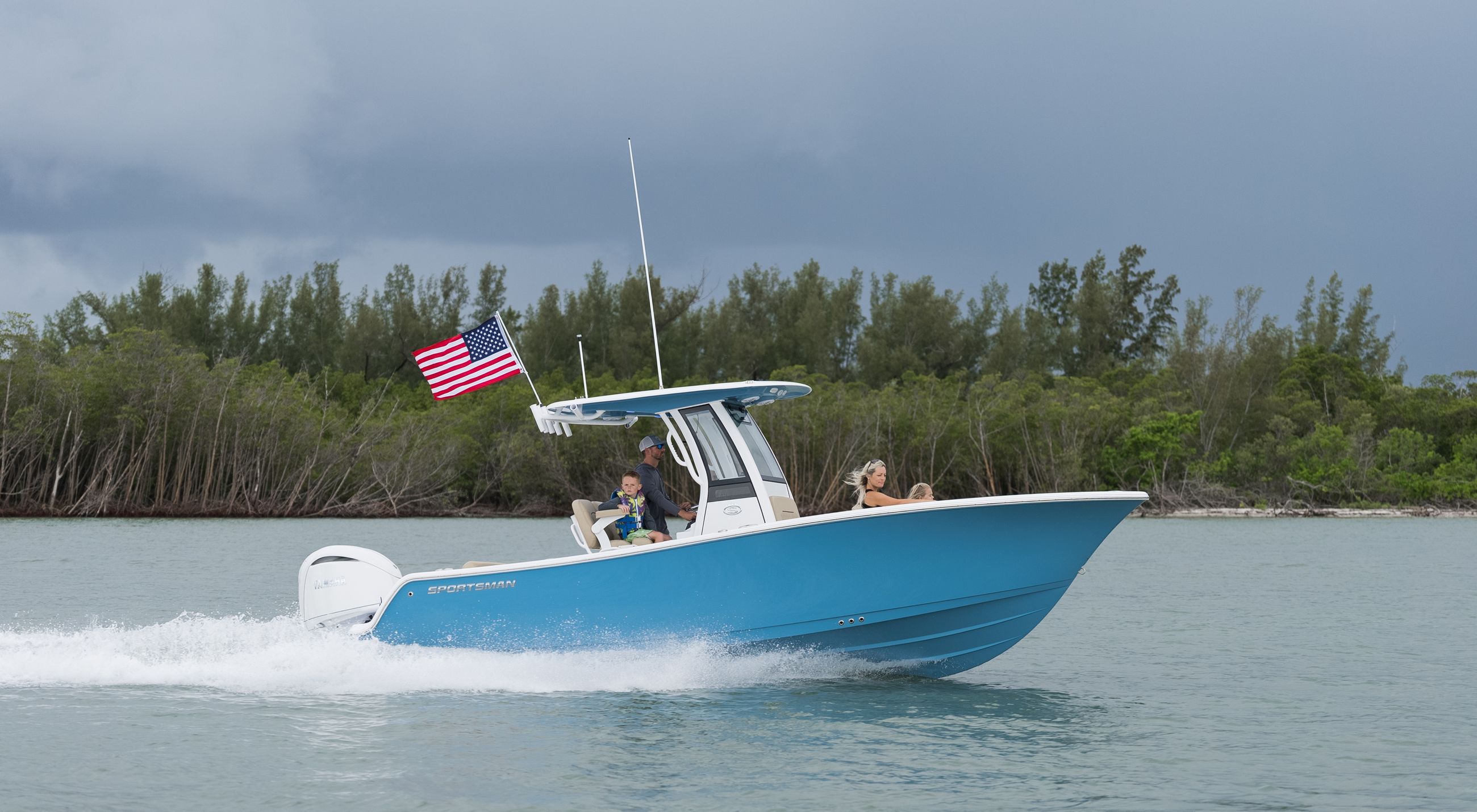 Engine options for the 232-center-console