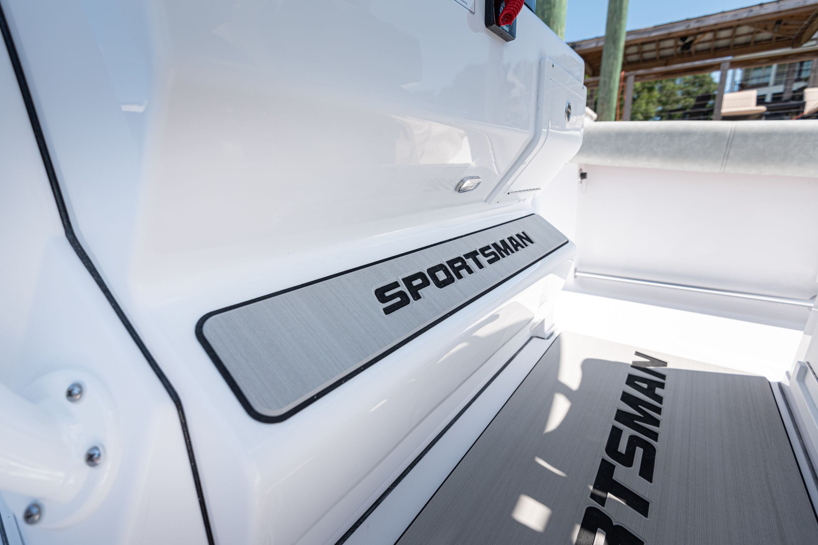 Open 312 Center Console · Features Sportsman Boats