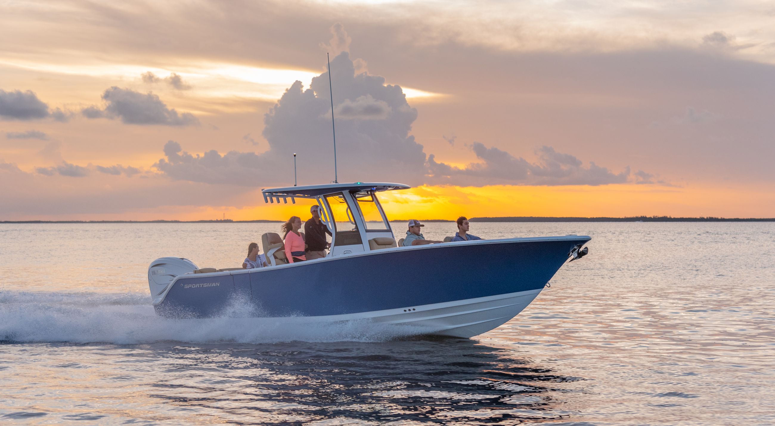 Available images, videos and user submitted videos for the 261-center-console