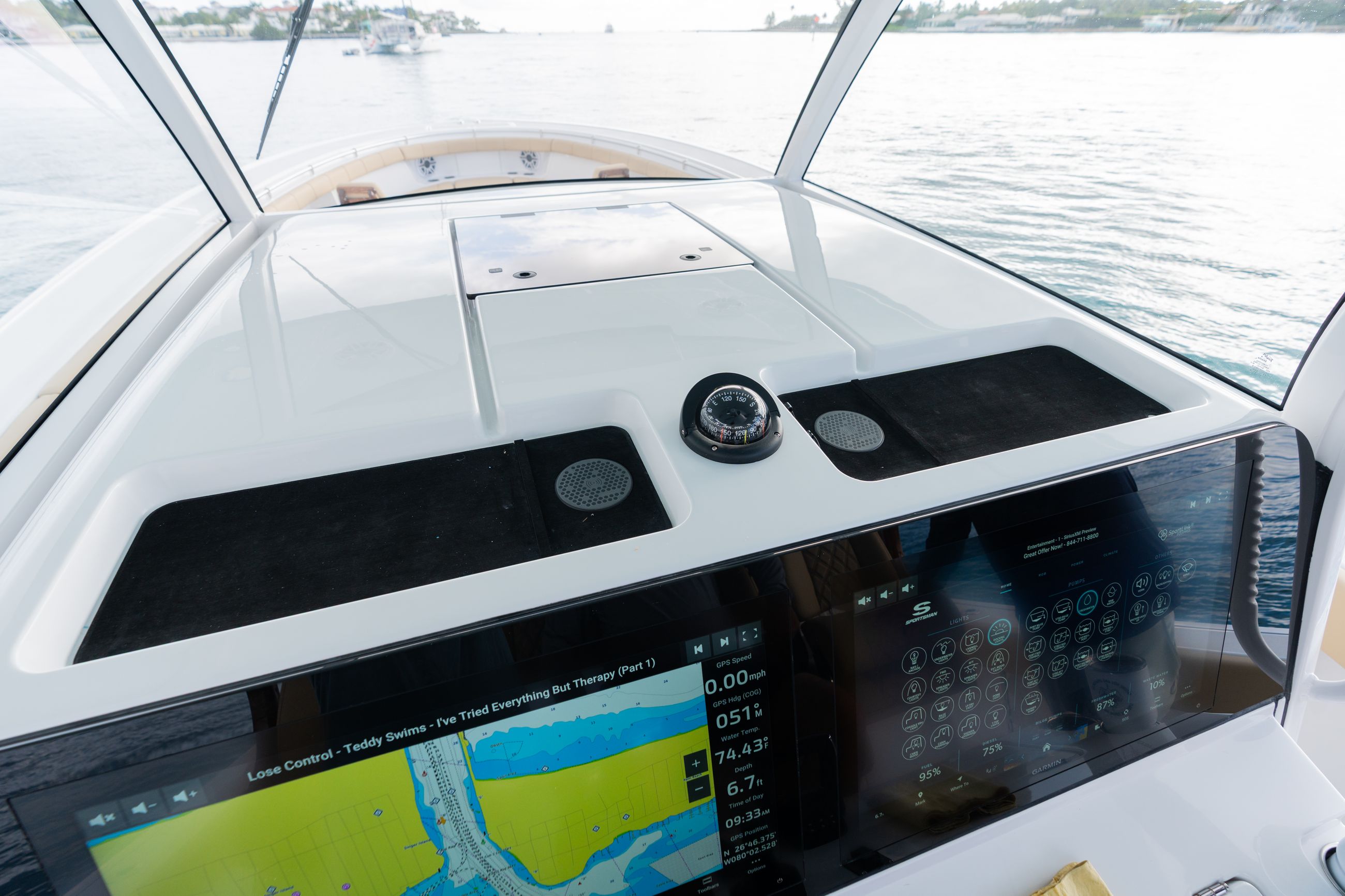 Detail image of Wireless Phone Chargers (2)