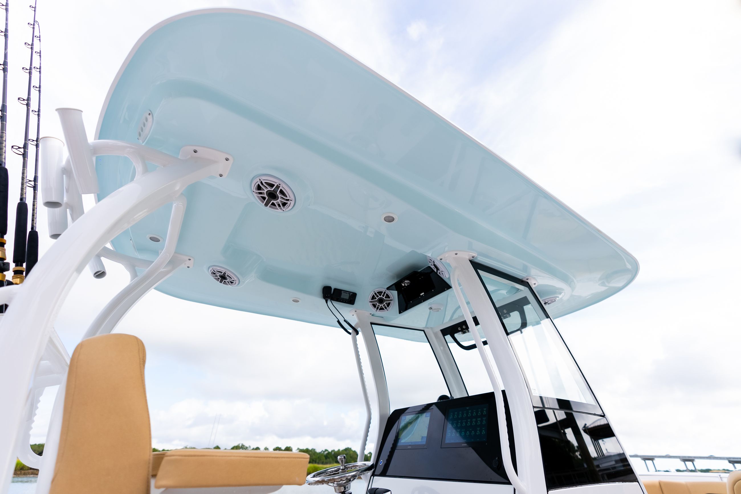 Open 282 Center Console · Features Sportsman Boats