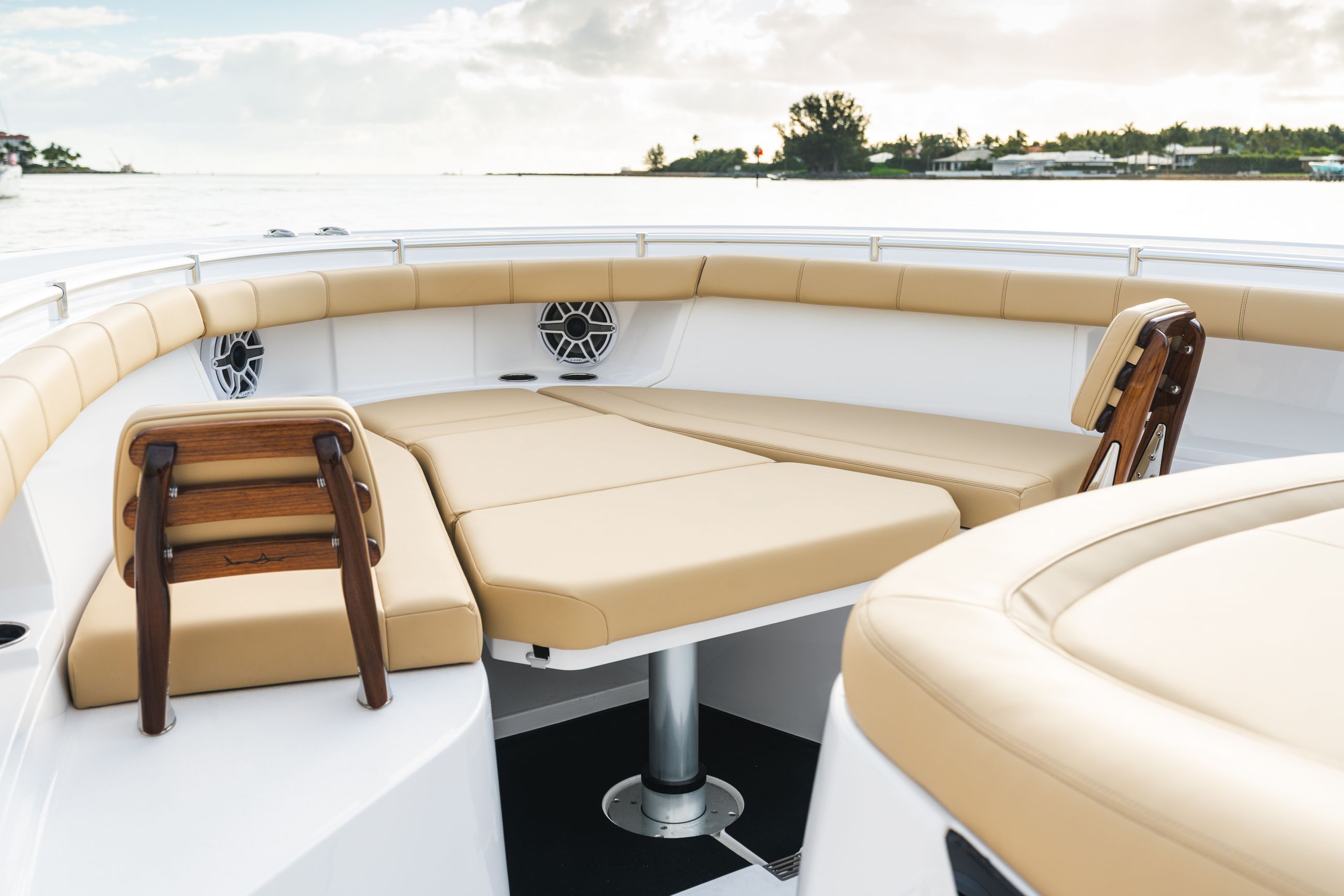 Detail image of Actuated Bow Sun Deck / Table