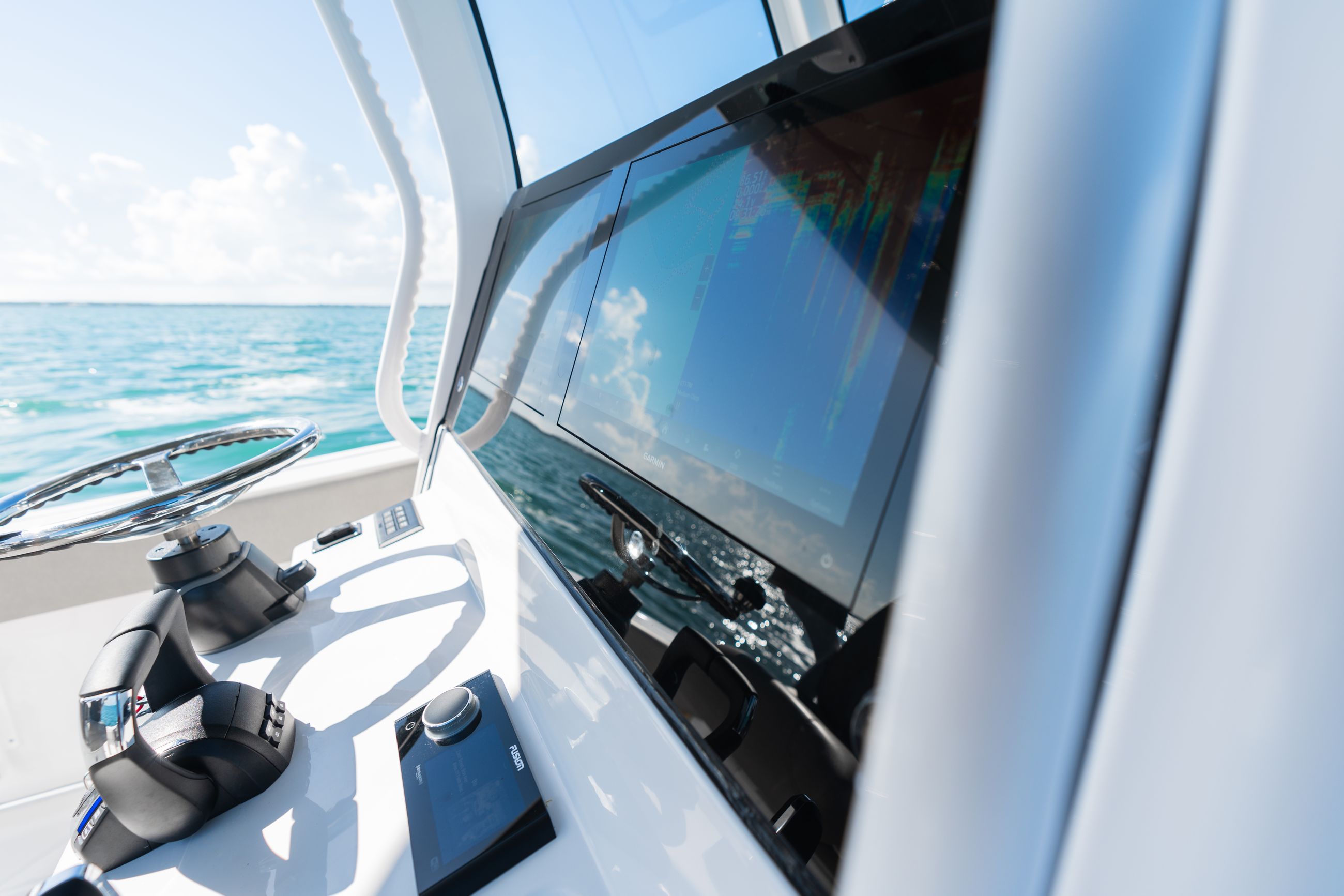 Detail image of Dual Garmin GPSMAP® 1643xsv 16 Chartplotters