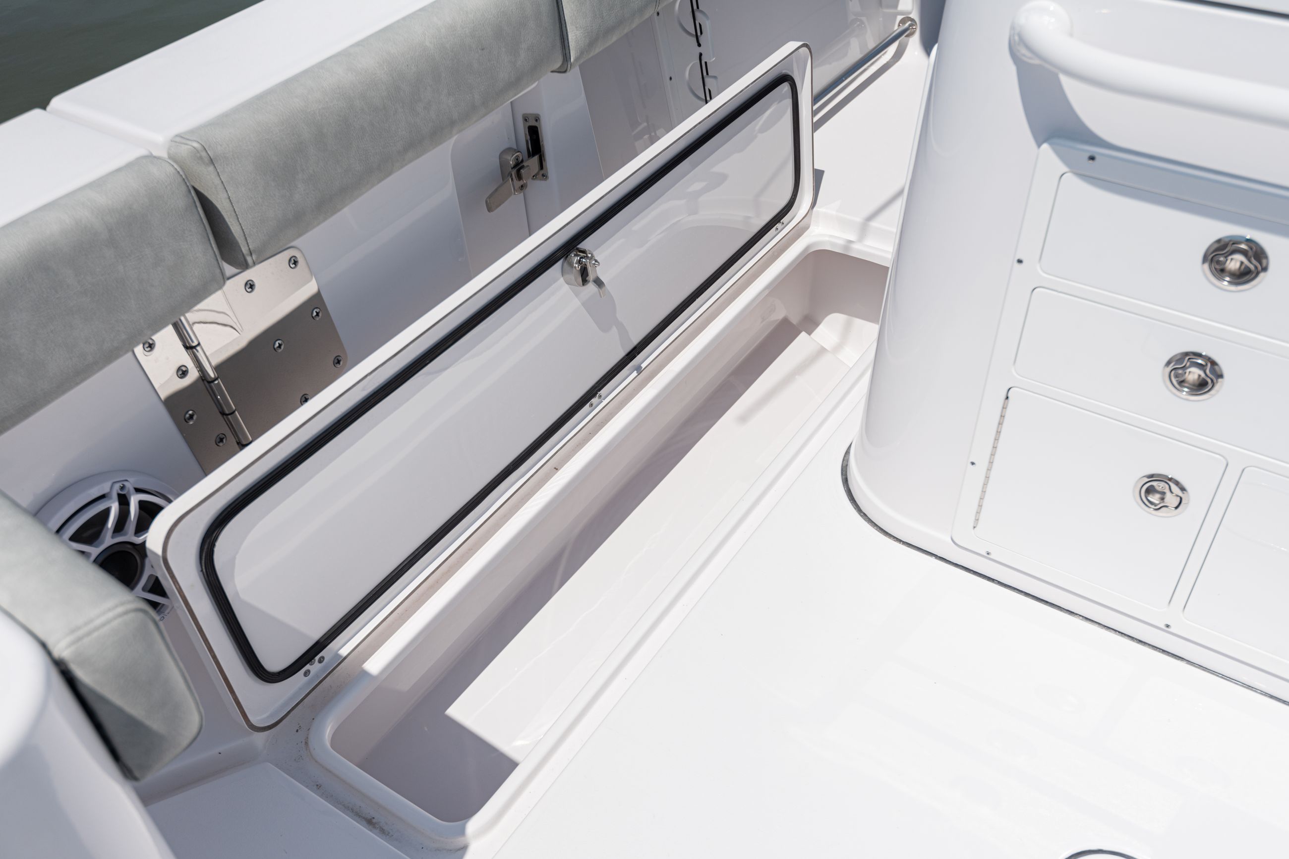 Open 312 Center Console · Features Sportsman Boats